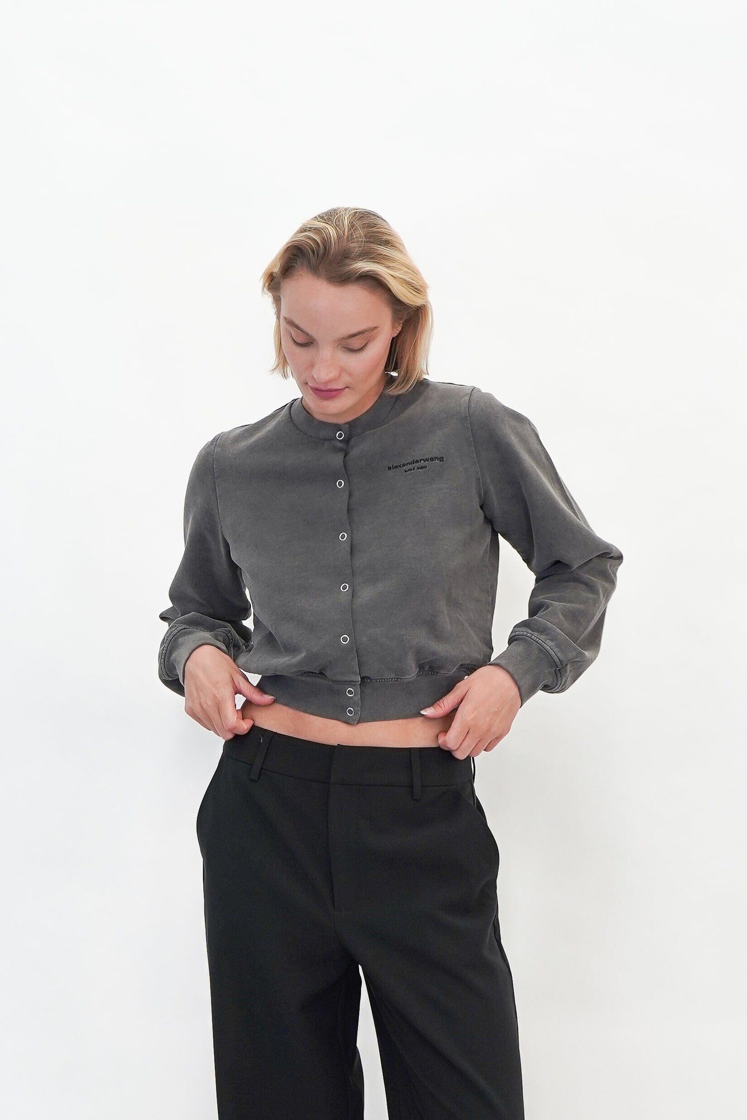 SHRUNKEN SNAP CARDIGAN CREWNECK IN WASHED BLACK CARDIGAN ALEXANDER WANG 