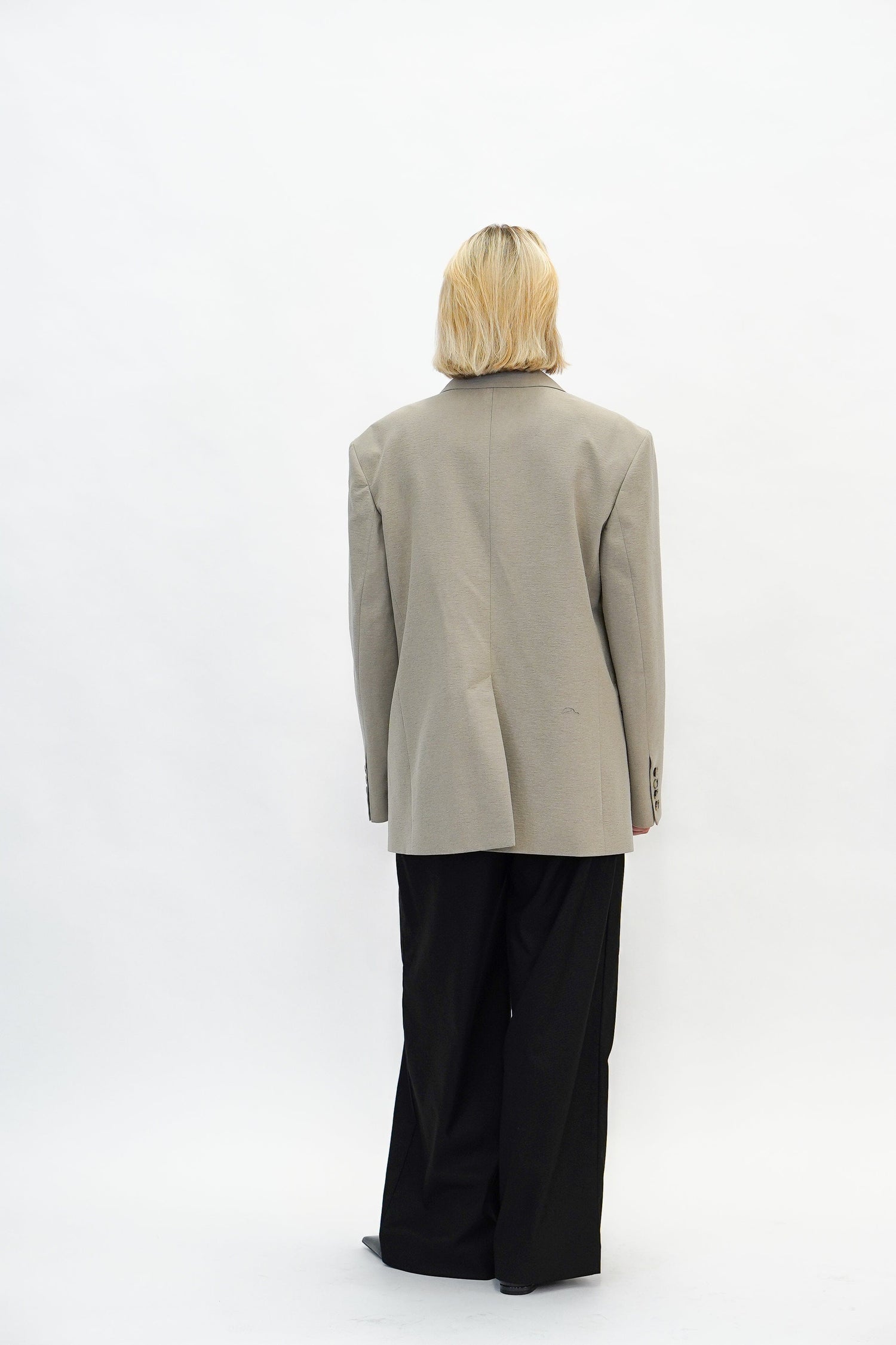 DIANTE BLAZER IN SAND GREY BLAZER NANUSHKA 