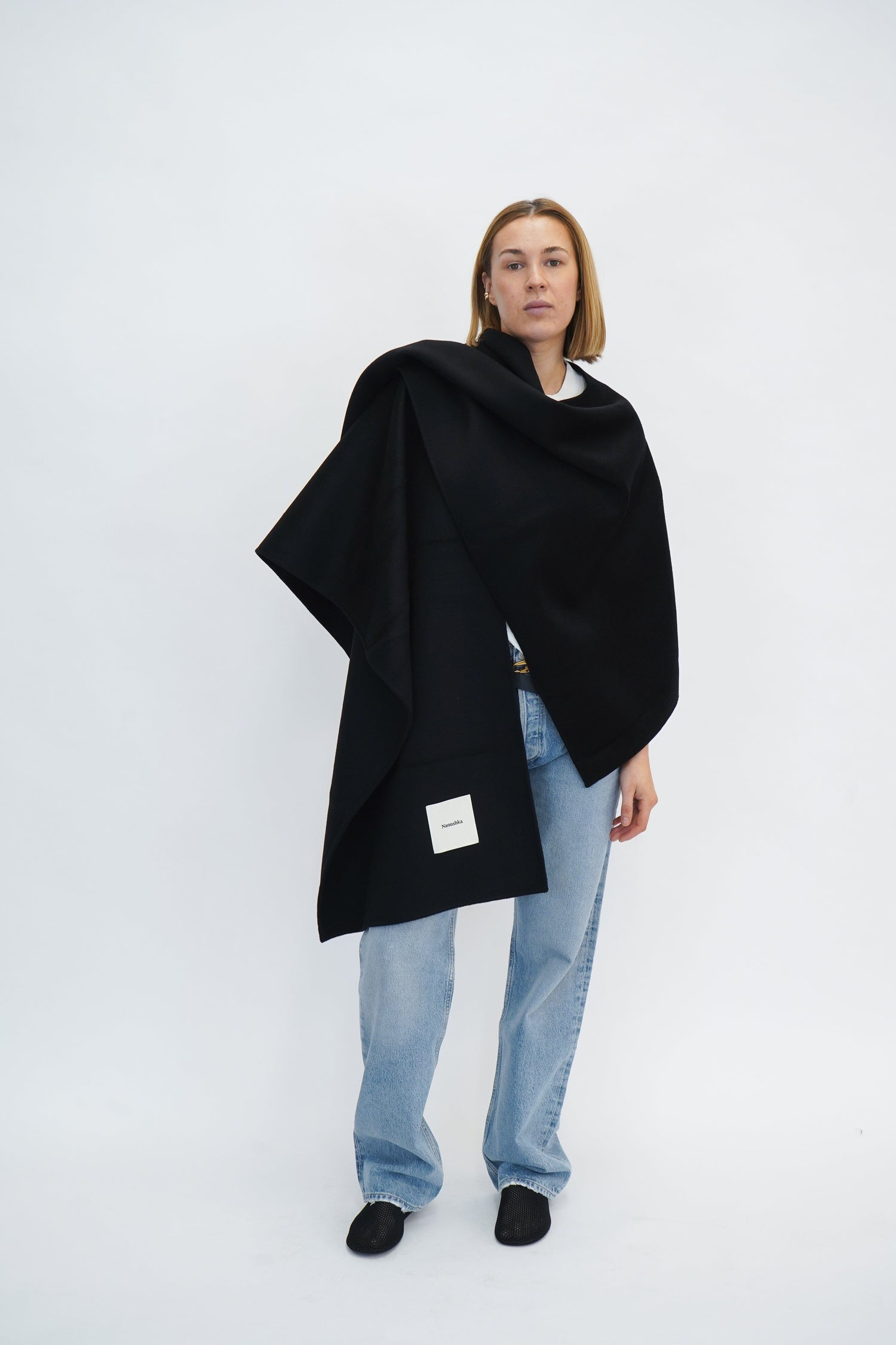 KAMIN DOUBLE WOOL SILK SCARF IN BLACK ACCESSORIES NANUSHKA 