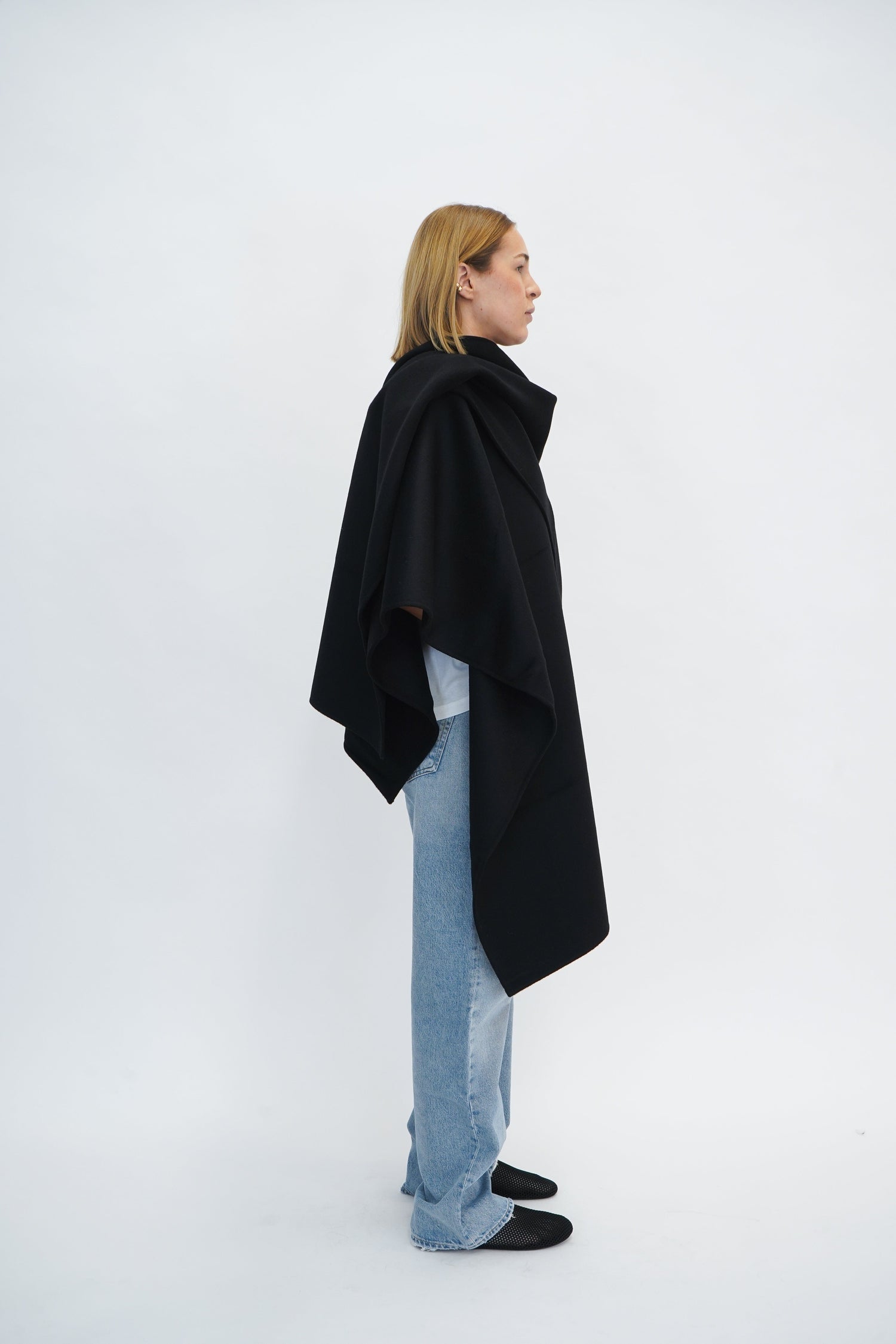 KAMIN DOUBLE WOOL SILK SCARF IN BLACK ACCESSORIES NANUSHKA 