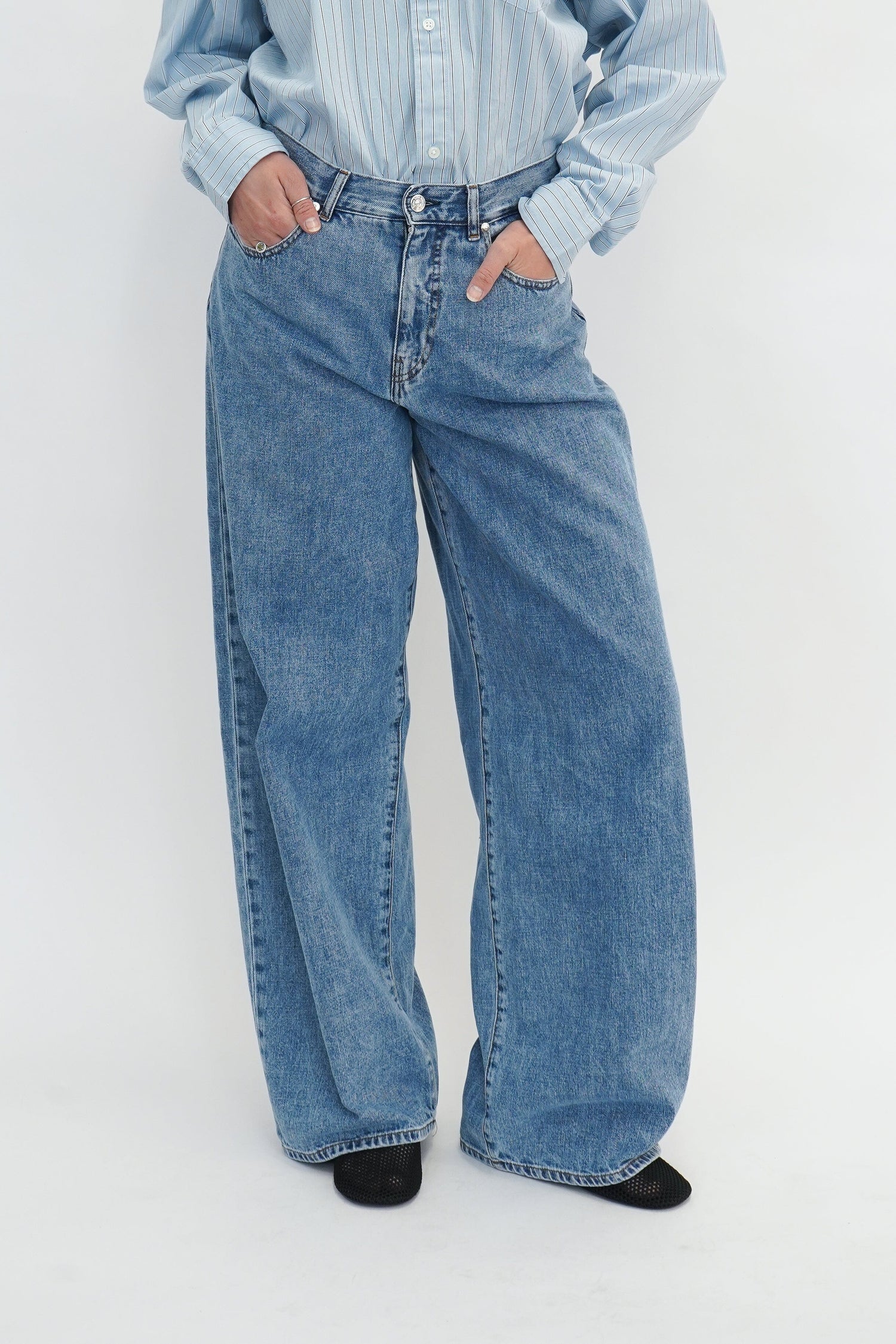 GEA LOOSE JEANS IN BLUE JEANS NINE IN THE MORNING 