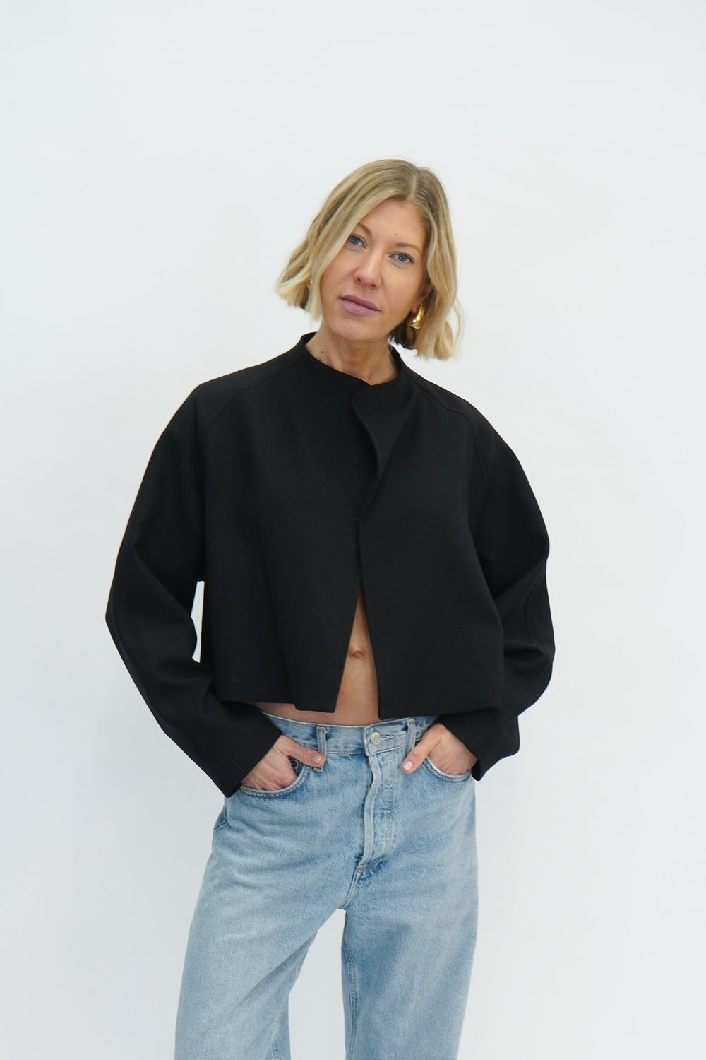 SOLO BLAZER IN BLACK BLAZER ONE&OTHER 