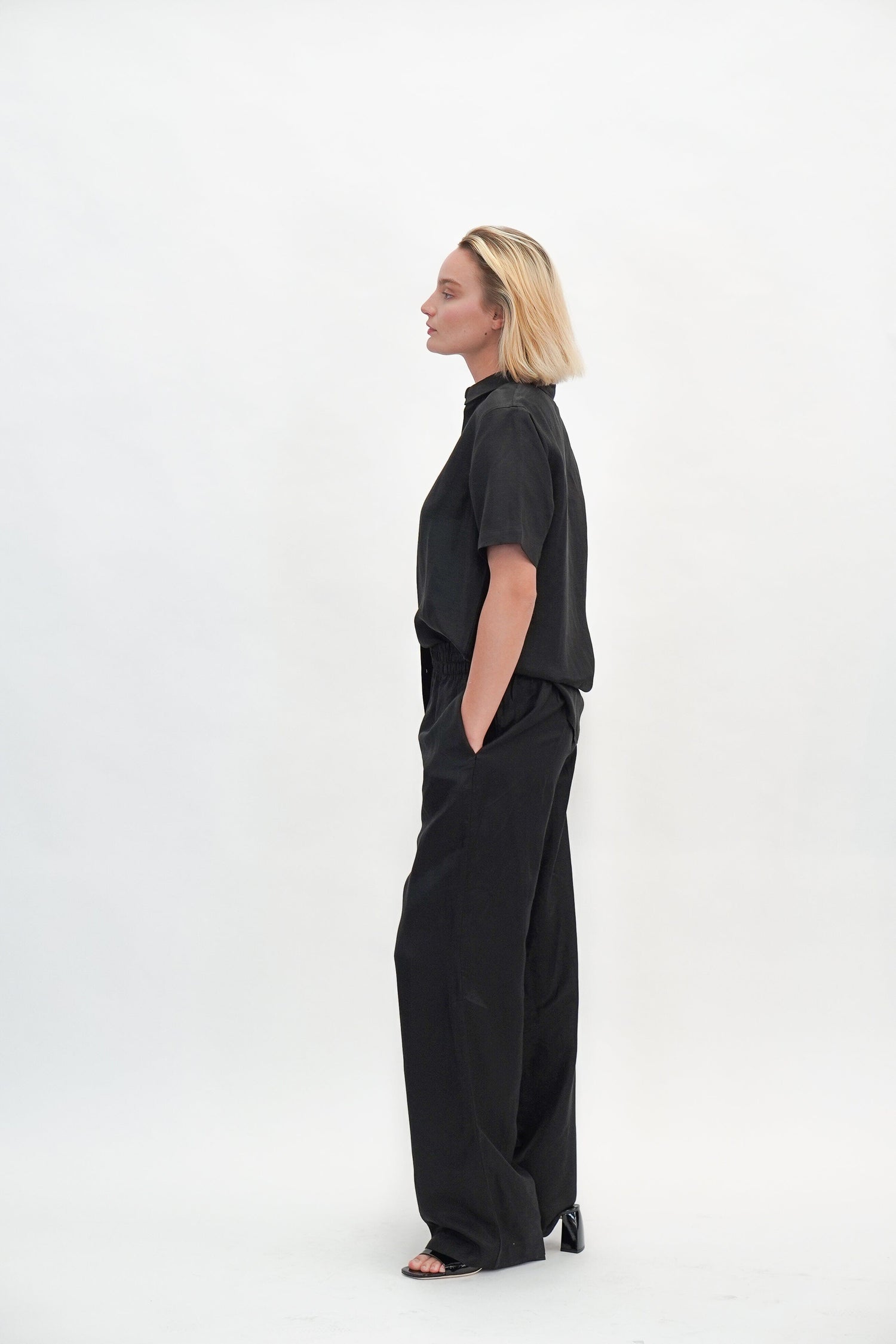 SOTO LINEN PANTS IN BLACK PANTS ANINE BING 