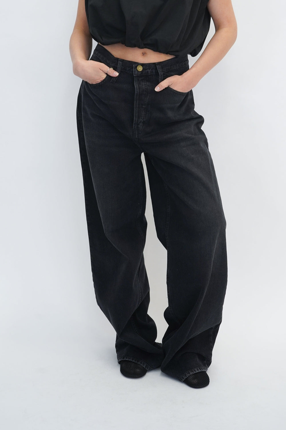 THE 1978 HIGH RISE STRAIGHT LEG JEANS IN SUPERNOVA JEANS FRAME 