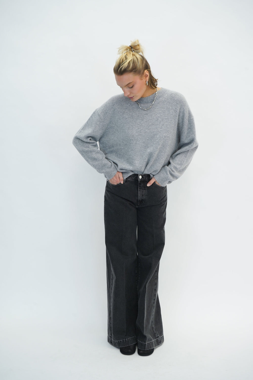 LEE CREW SWEATER IN MEDIUM HEATHER GREY KNITWEAR ANINE BING 