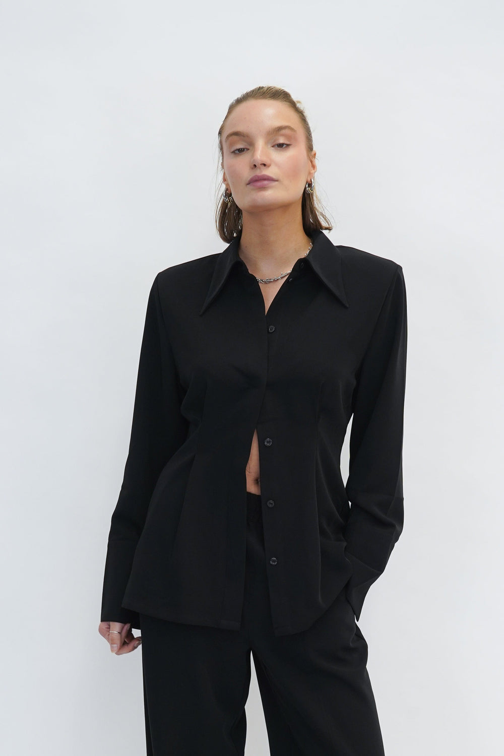 MAREEN SHIRT IN BLACK SHIRT GESTUZ 
