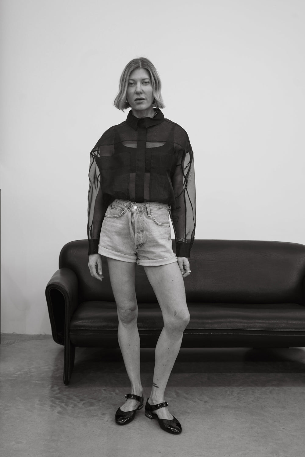 LEONIE SHIRT IN BLACK SHIRT IRO 