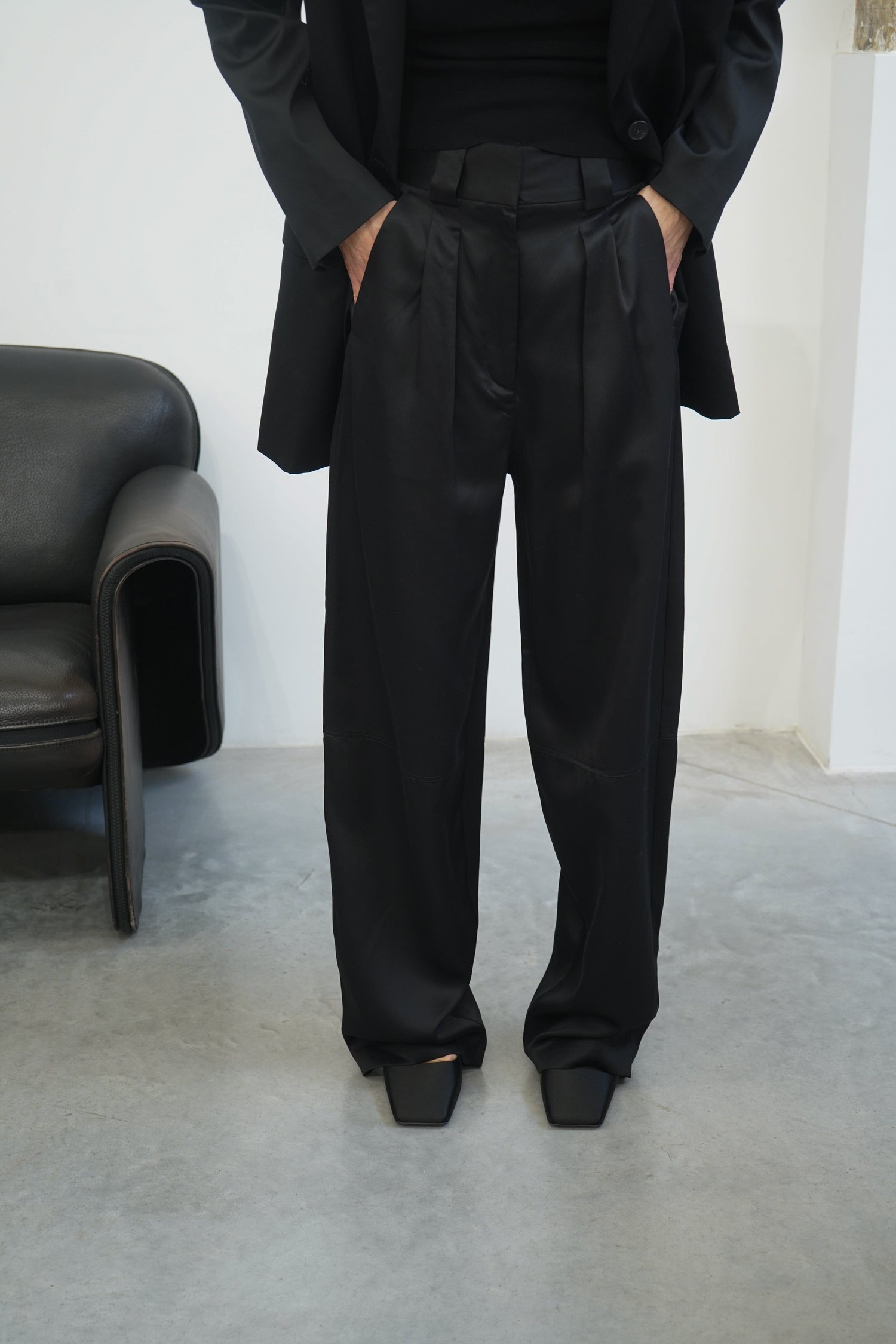 DANNY PANTS IN BLACK PANTS IRO 