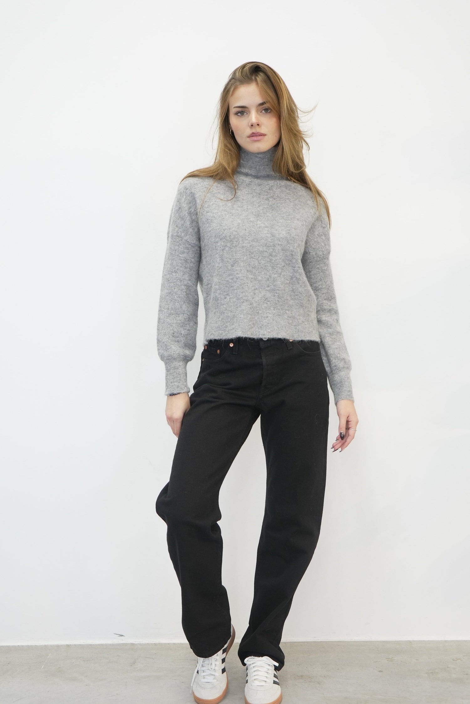 NOLA LOOSE FIT TURTLENECK SWEATER IN GREY SWEATER SAMSOE SAMSOE 