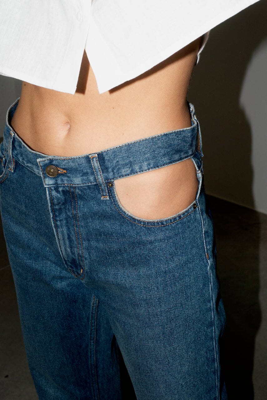 CUT OUT BOYFRIEND JEANS IN INDIGO JEANS GAUCHERE 