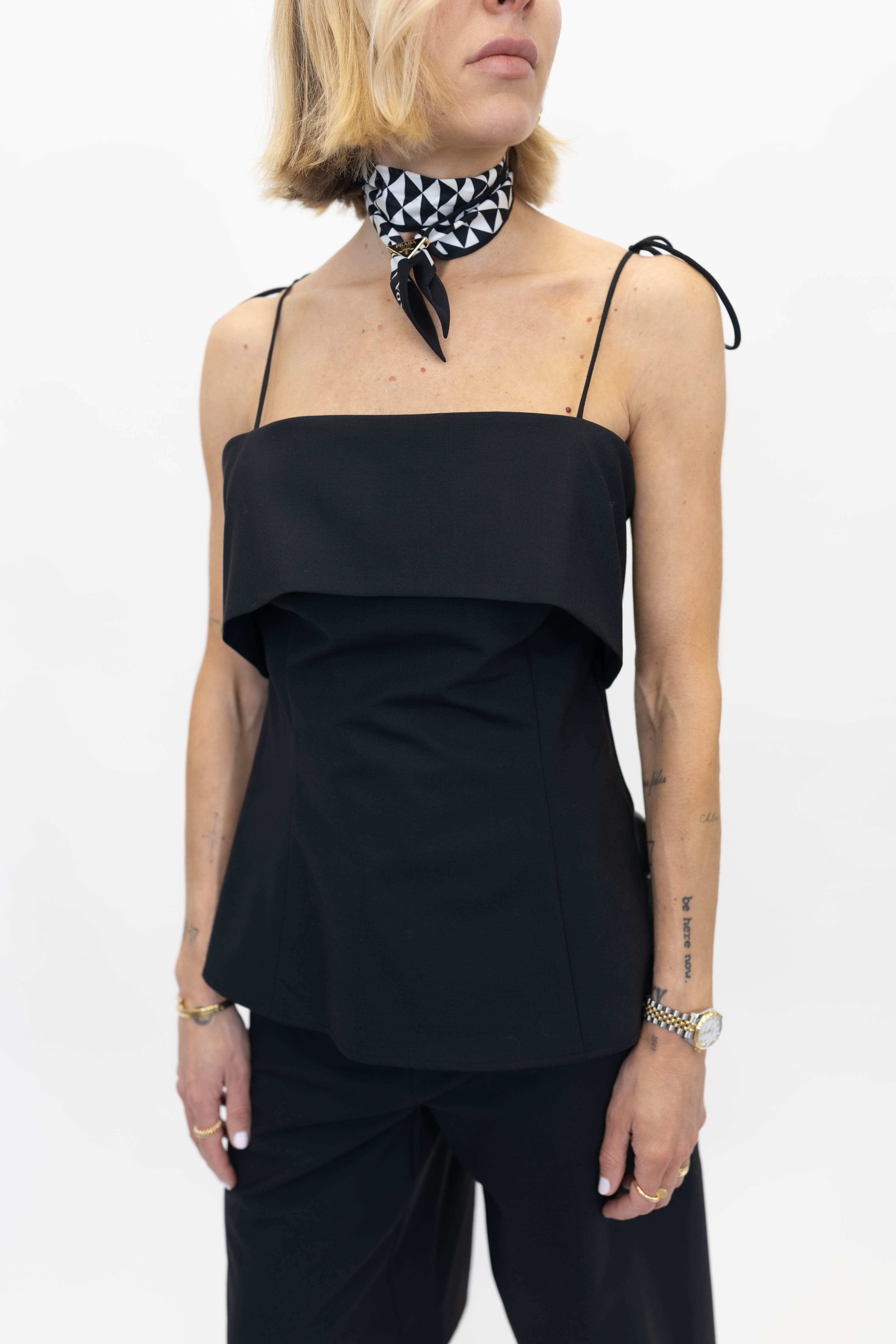 GRAND TOP IN BLACK TOP THE GARMENT 
