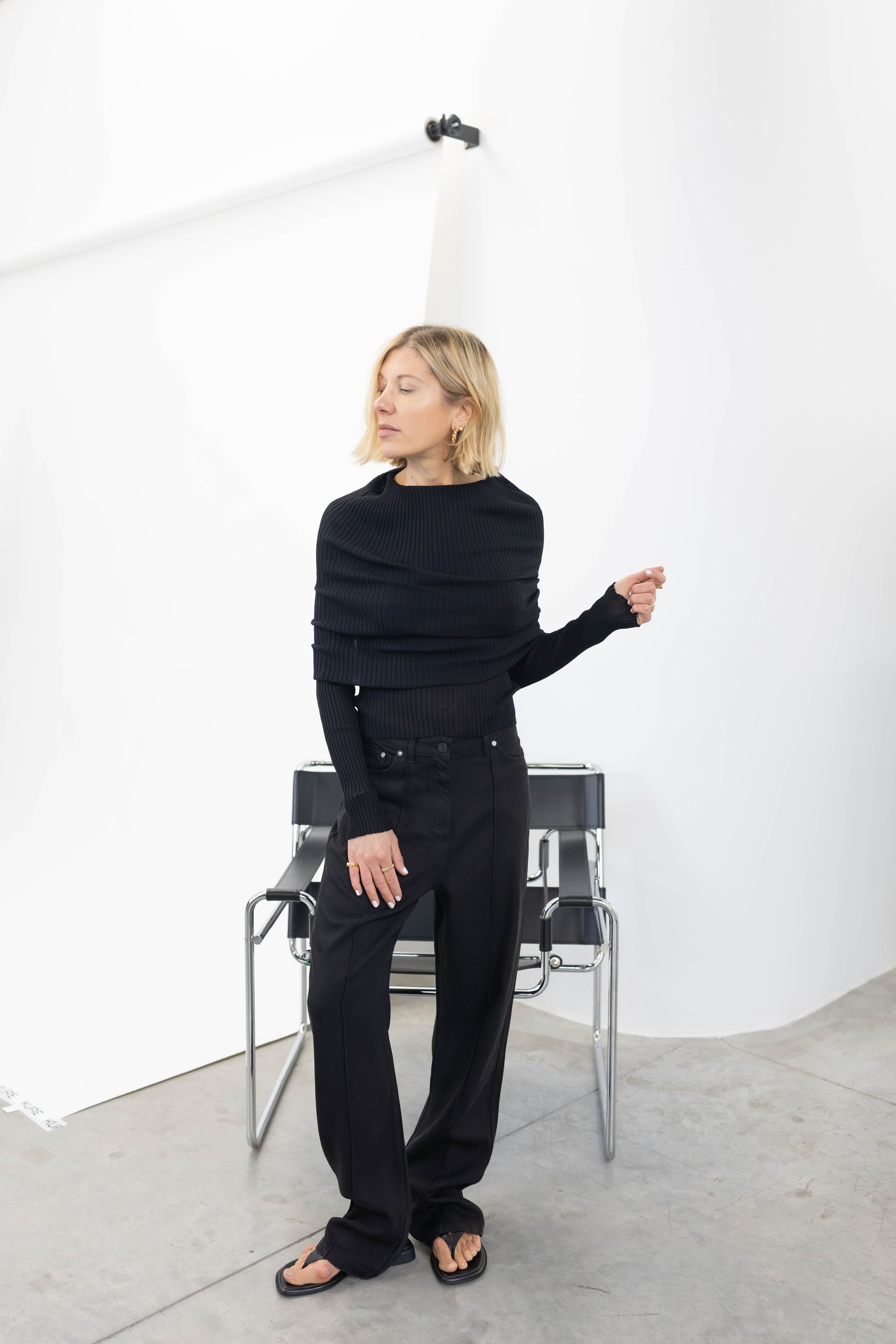 KEDARI SWEATER IN BLACK SWEATER CHRISTIAN WIJNANTS 