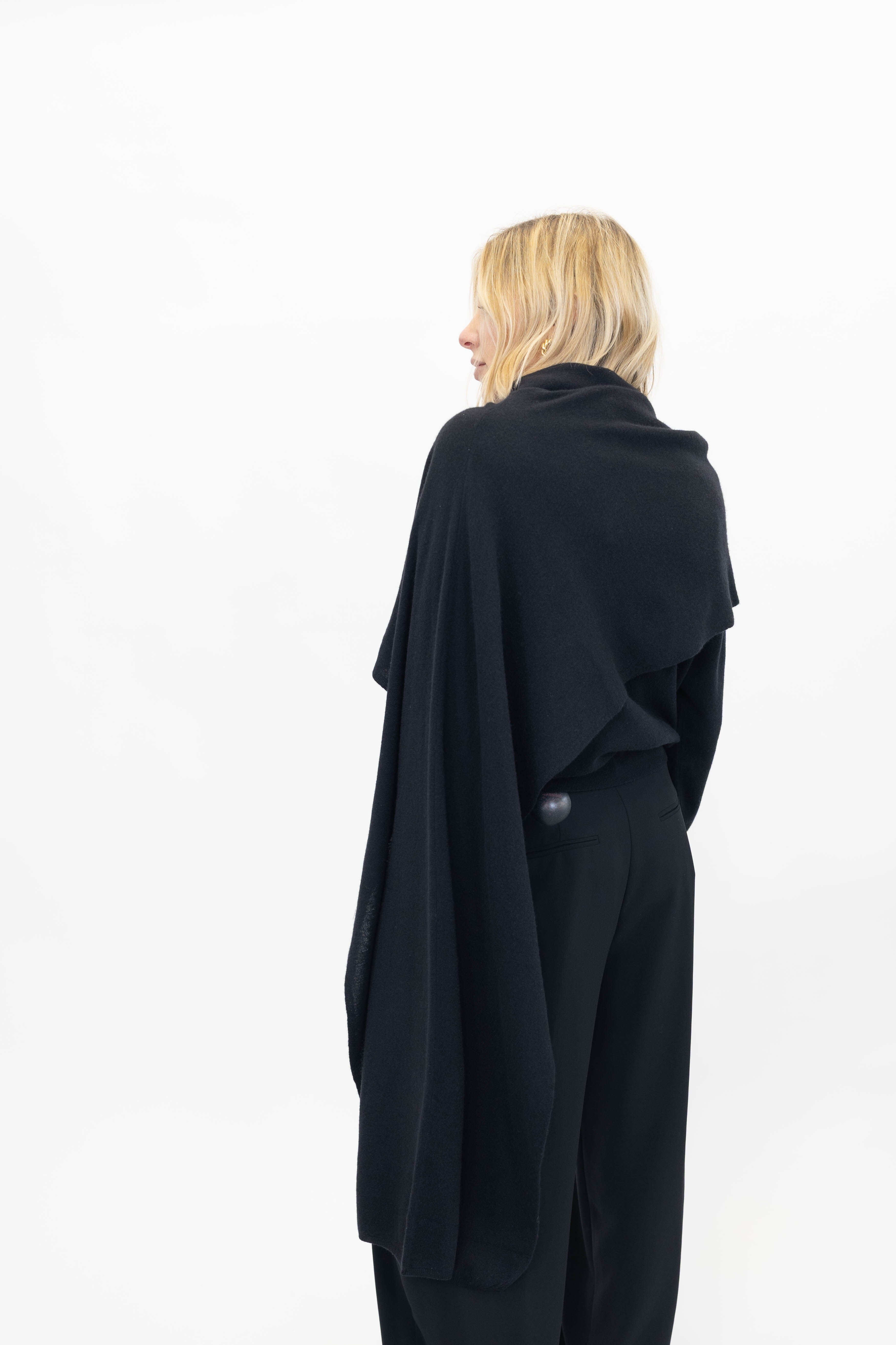 EDITA KNITTED CAPE SWEATER SWEATER THE ANDAMANE 
