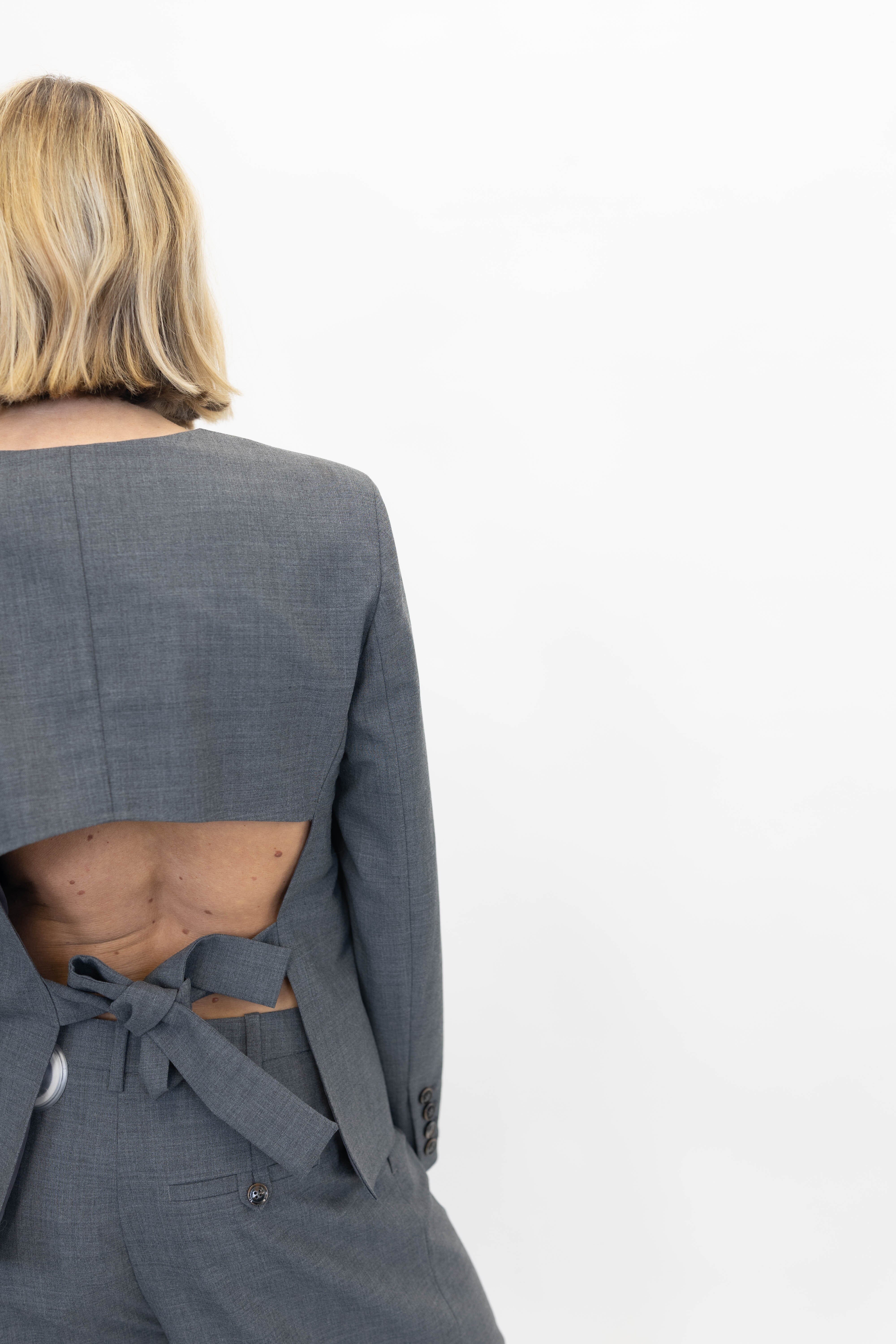GRAND BACK BLAZER IN GREY MELANGE BLAZER THE GARMENT 