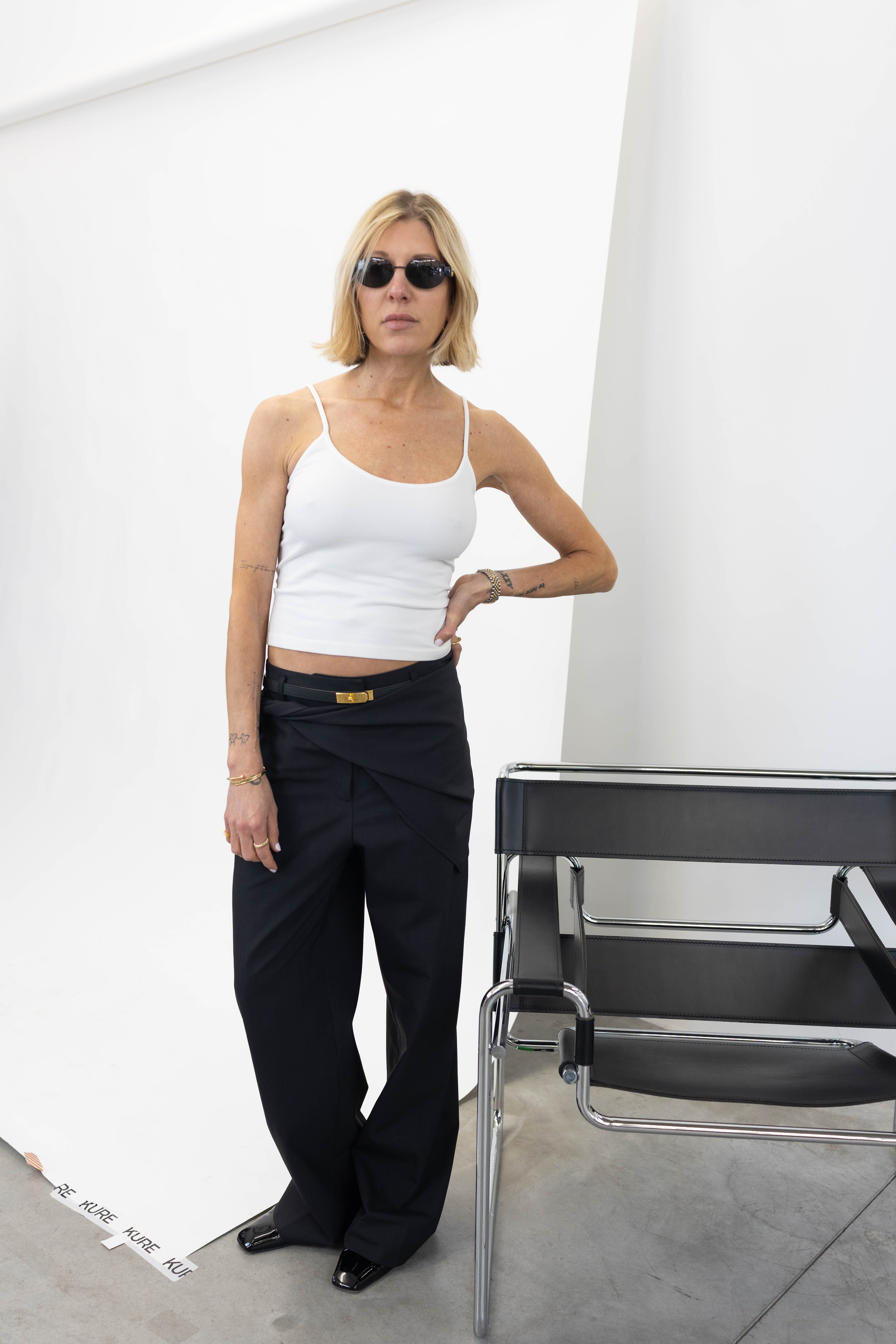 IVANO MID WAIST PANTS IN BLACK PANTS HERSKIND 