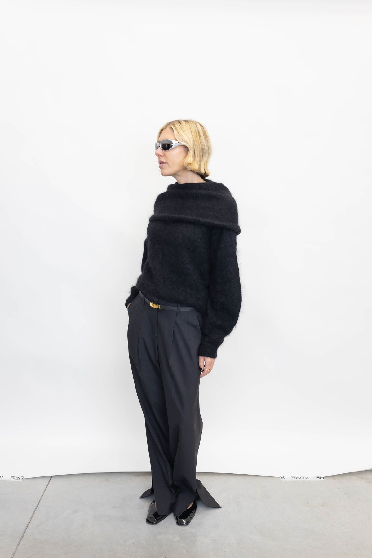 ROMA NECK SWEATER BLACK KNIT THE GARMENT 
