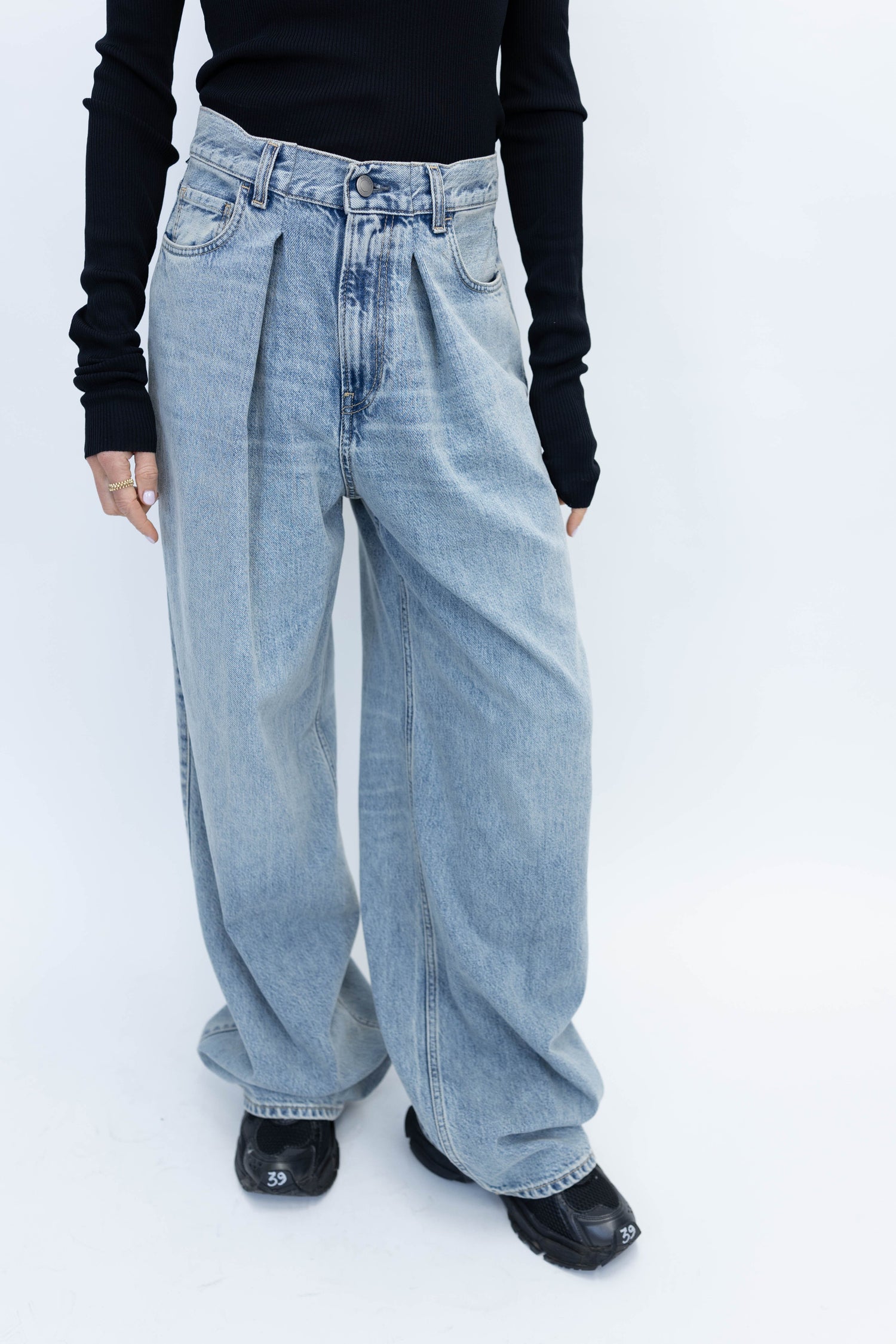 CANDY JEANS IN AUTHENTIC LAX JEANS HAIKURE 