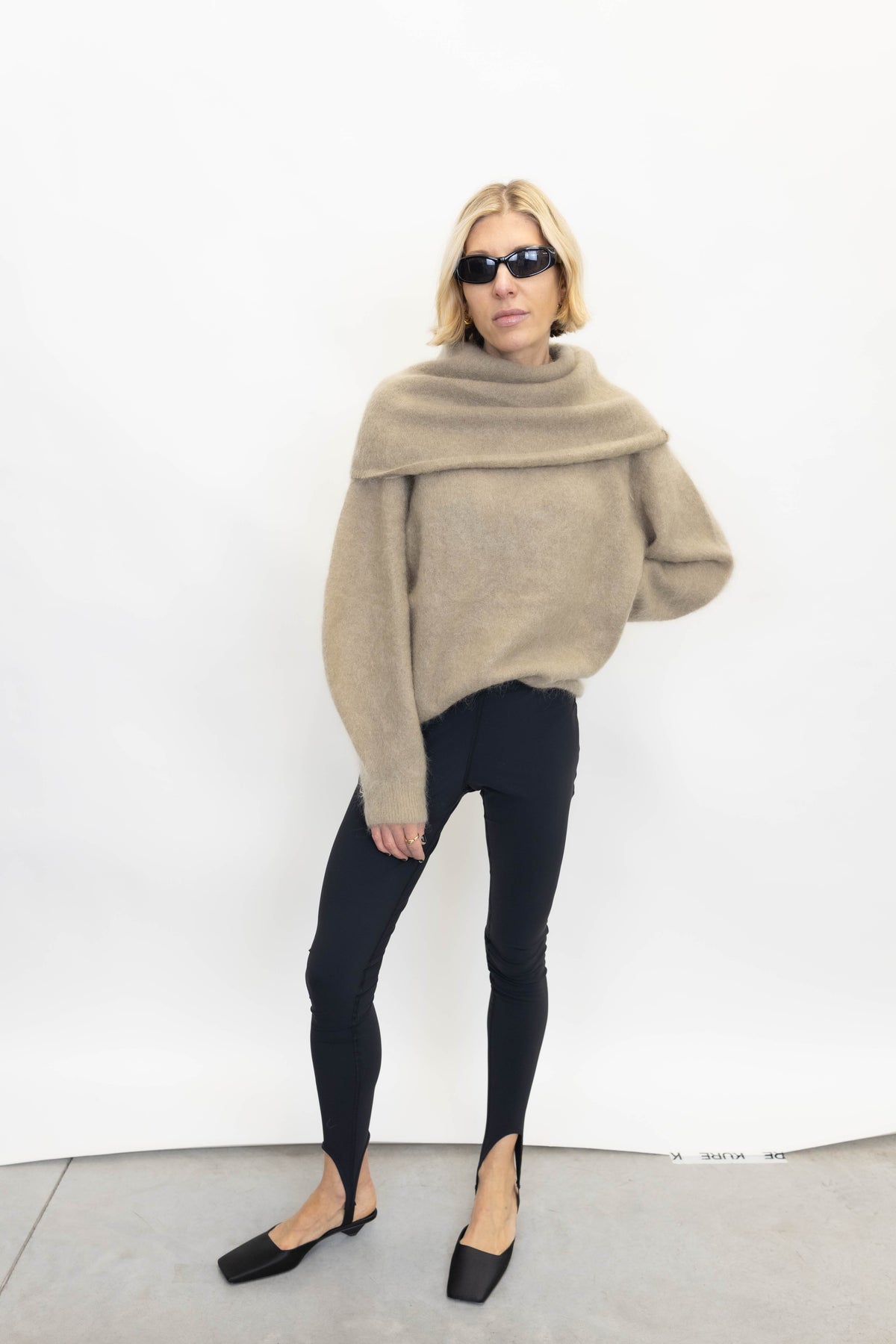 ROMA NECK SWEATER IN RAW KNIT THE GARMENT 