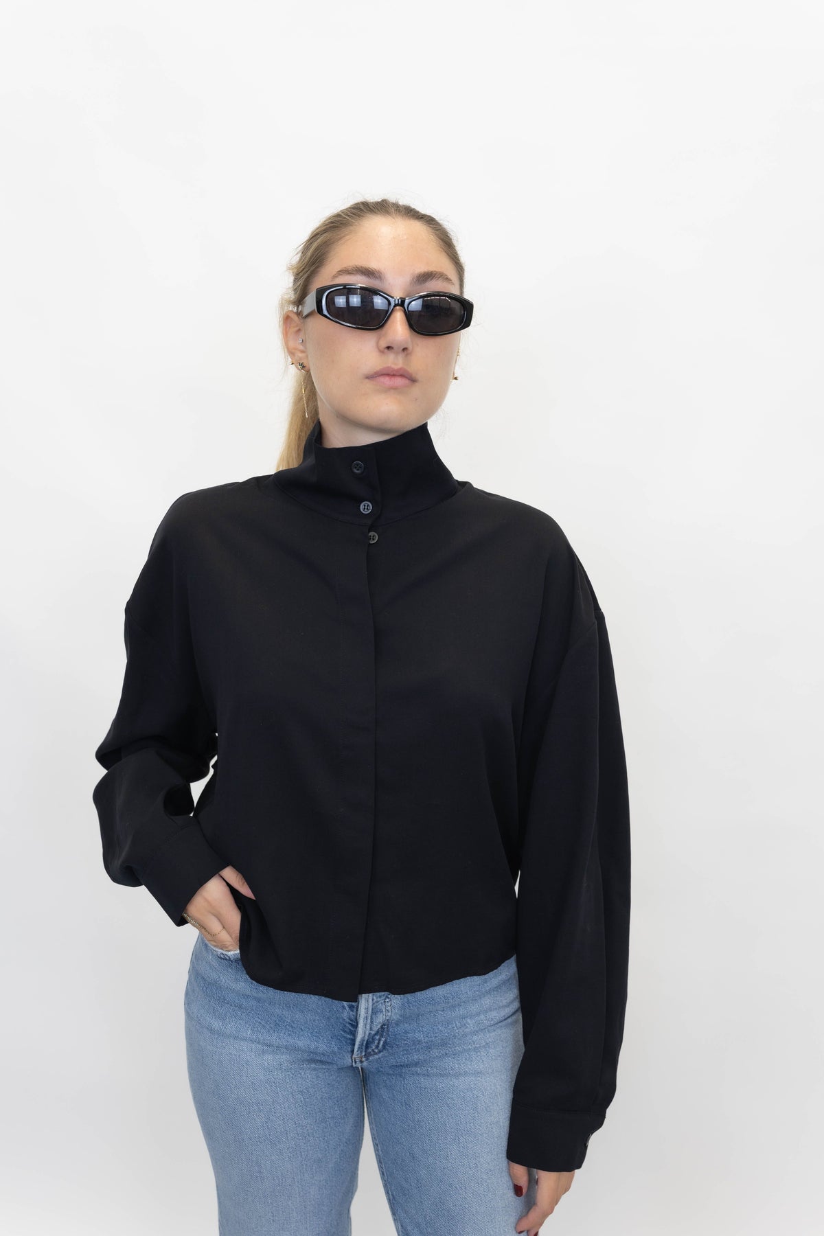 CALIDORASPE SHIRT IN BLACK SHIRT IRO 