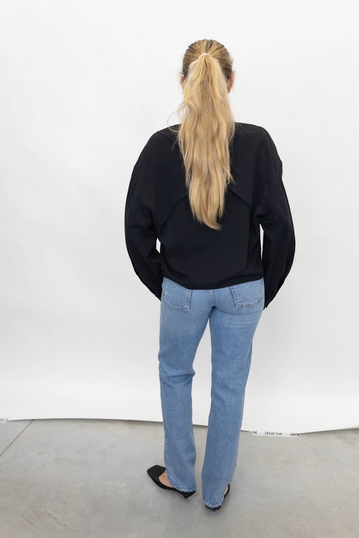 CALIDORASPE SHIRT IN BLACK SHIRT IRO 