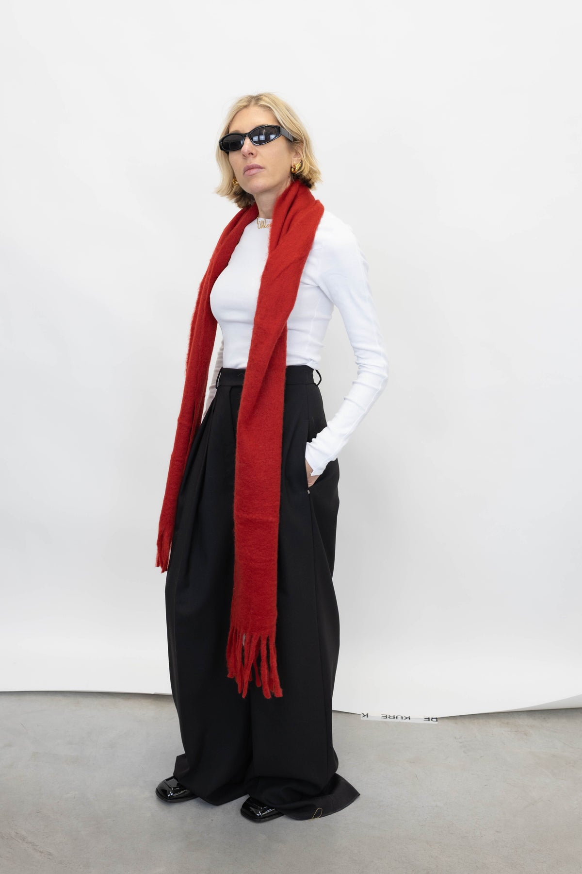 HERO SCARF IN RED ACCESORIES OVAL SQUARE 