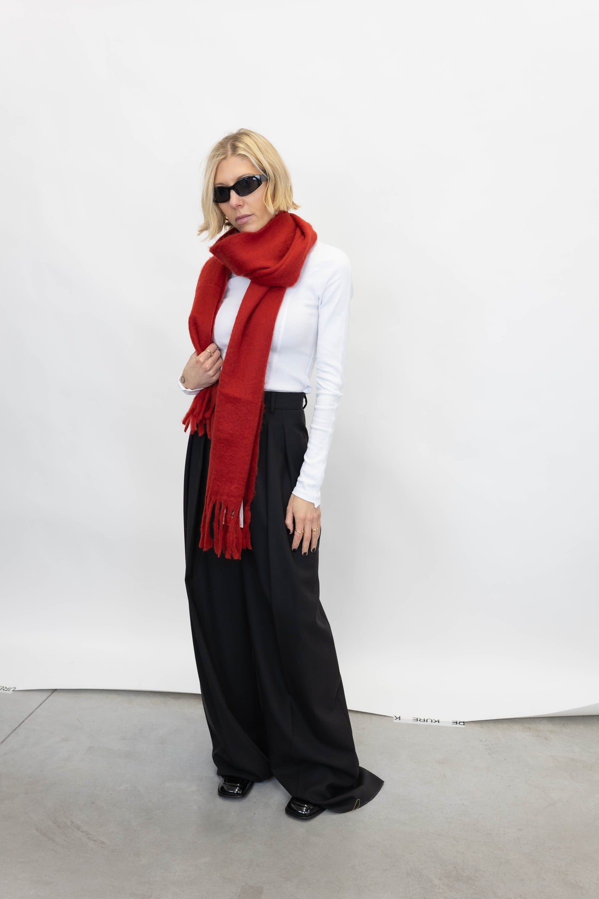 HERO SCARF IN RED ACCESORIES OVAL SQUARE 