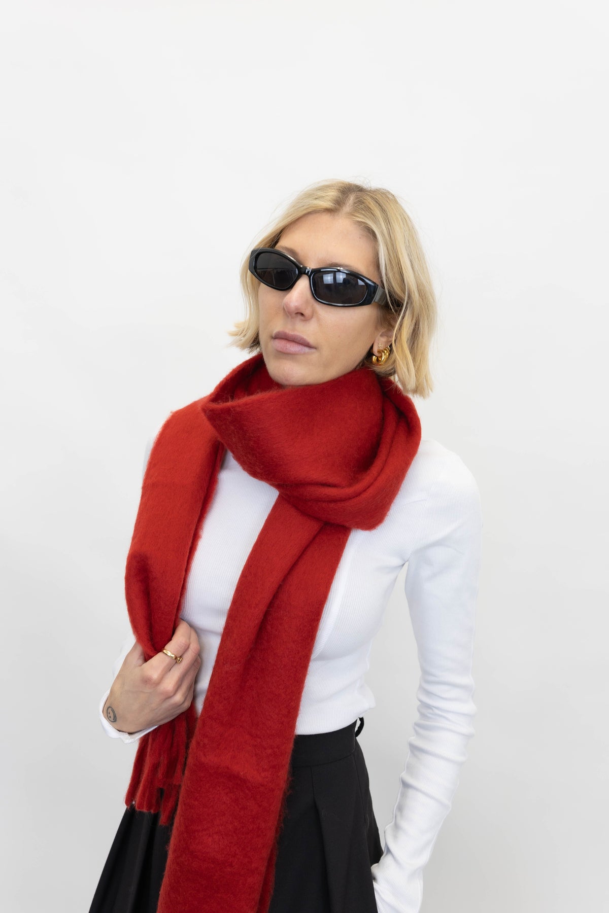 HERO SCARF IN RED ACCESORIES OVAL SQUARE 