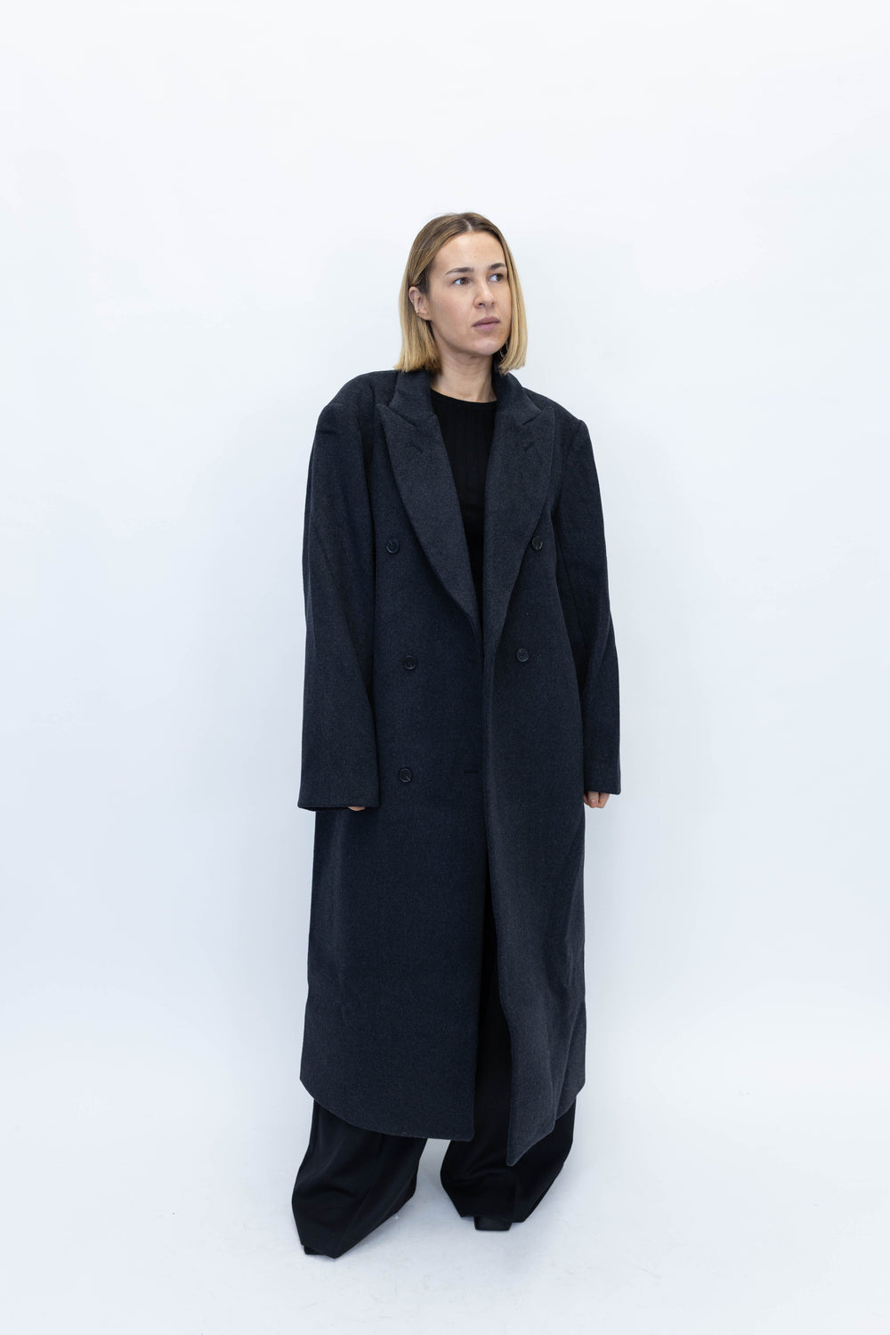 DOWE WOOL COAT IN CHARCOAL COAT ONE&OTHER 