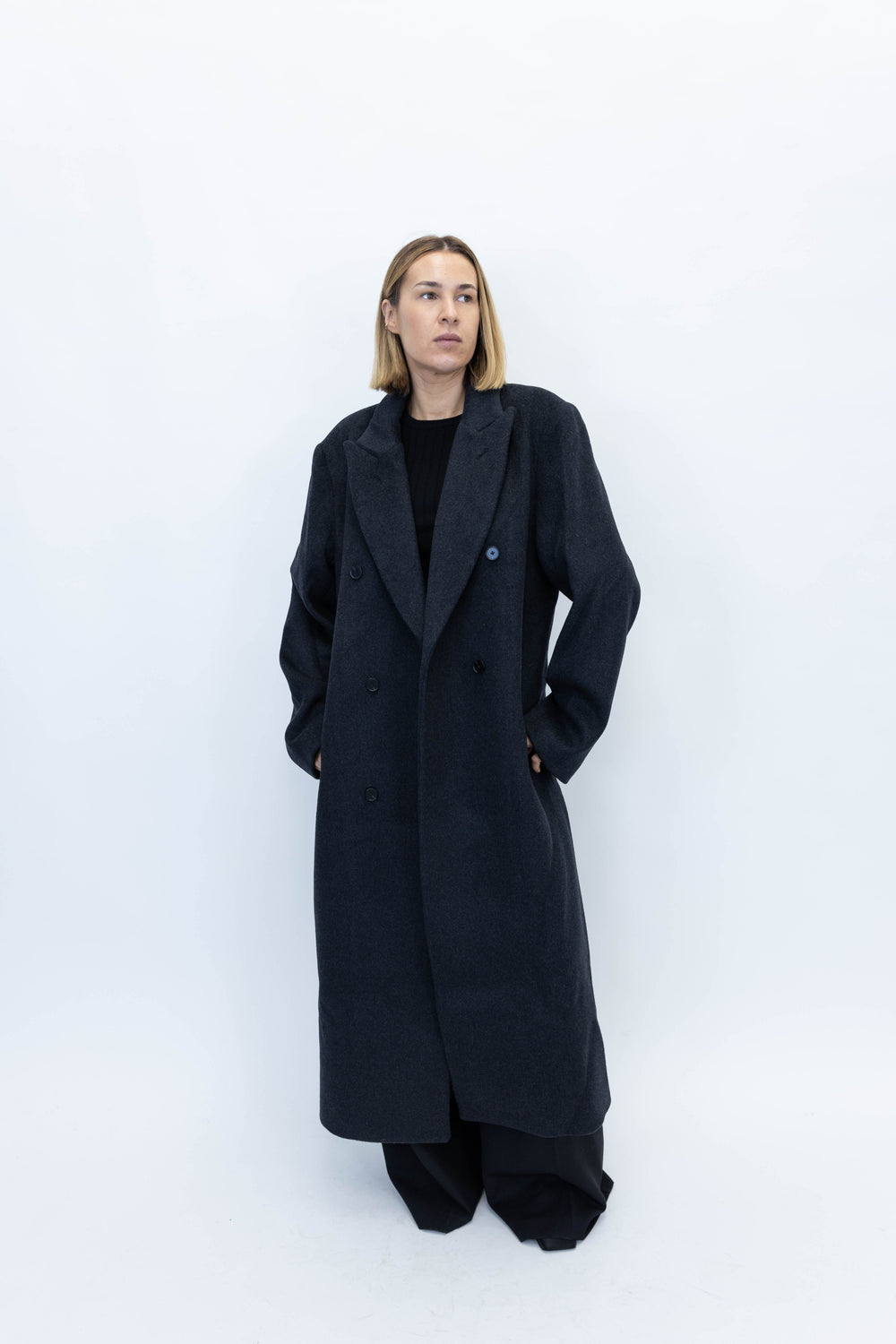 DOWE WOOL COAT IN CHARCOAL COAT ONE&OTHER 