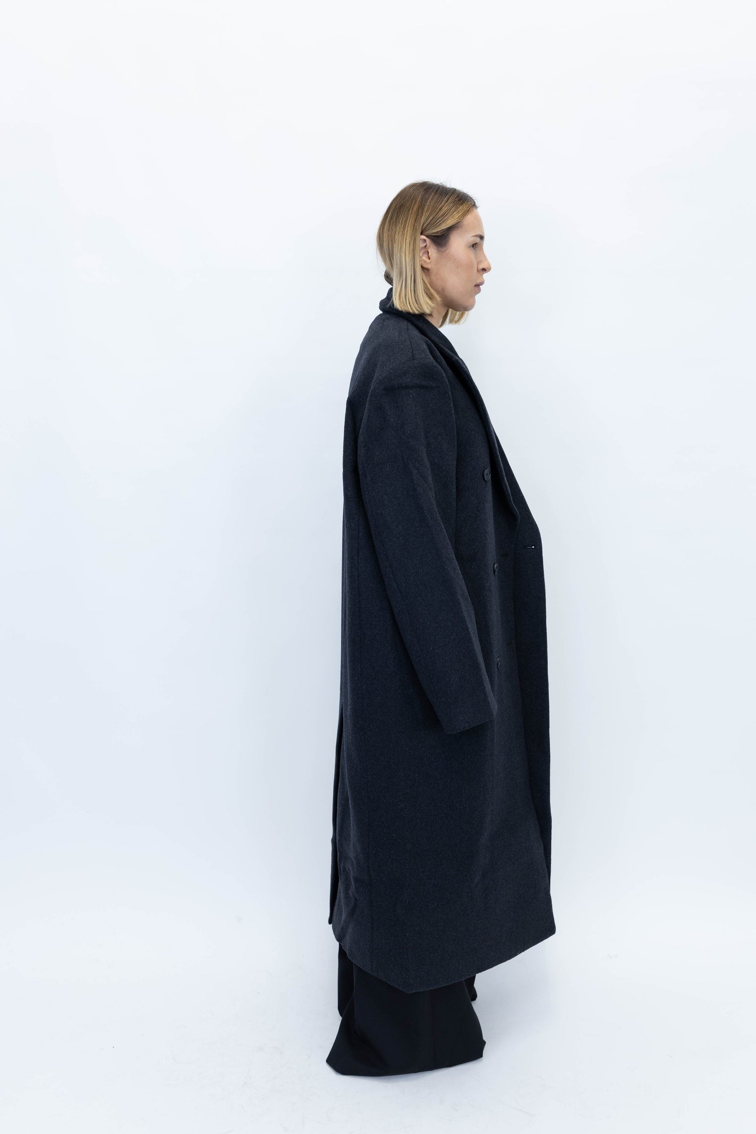 DOWE WOOL COAT IN CHARCOAL COAT ONE&OTHER 