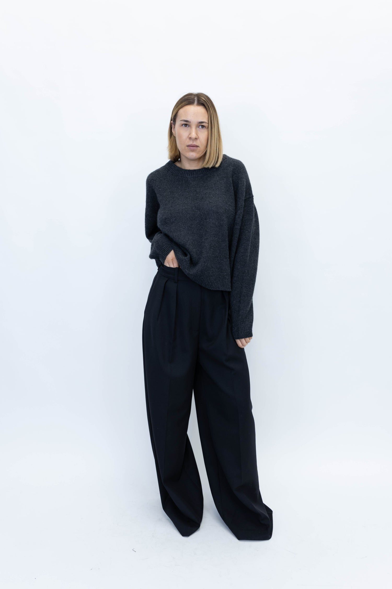 WONDER PURE CASHMERE BLOUSE IN DARK GREY KNIT HERSKIND 