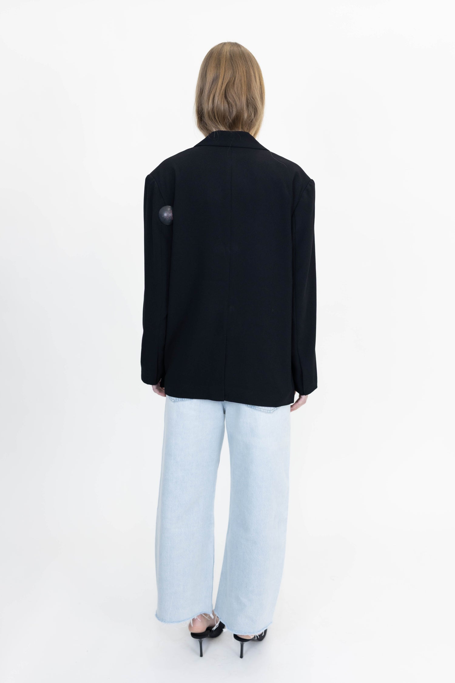 BREENA BLAZER IN BLACK BLAZER STYLEIN 