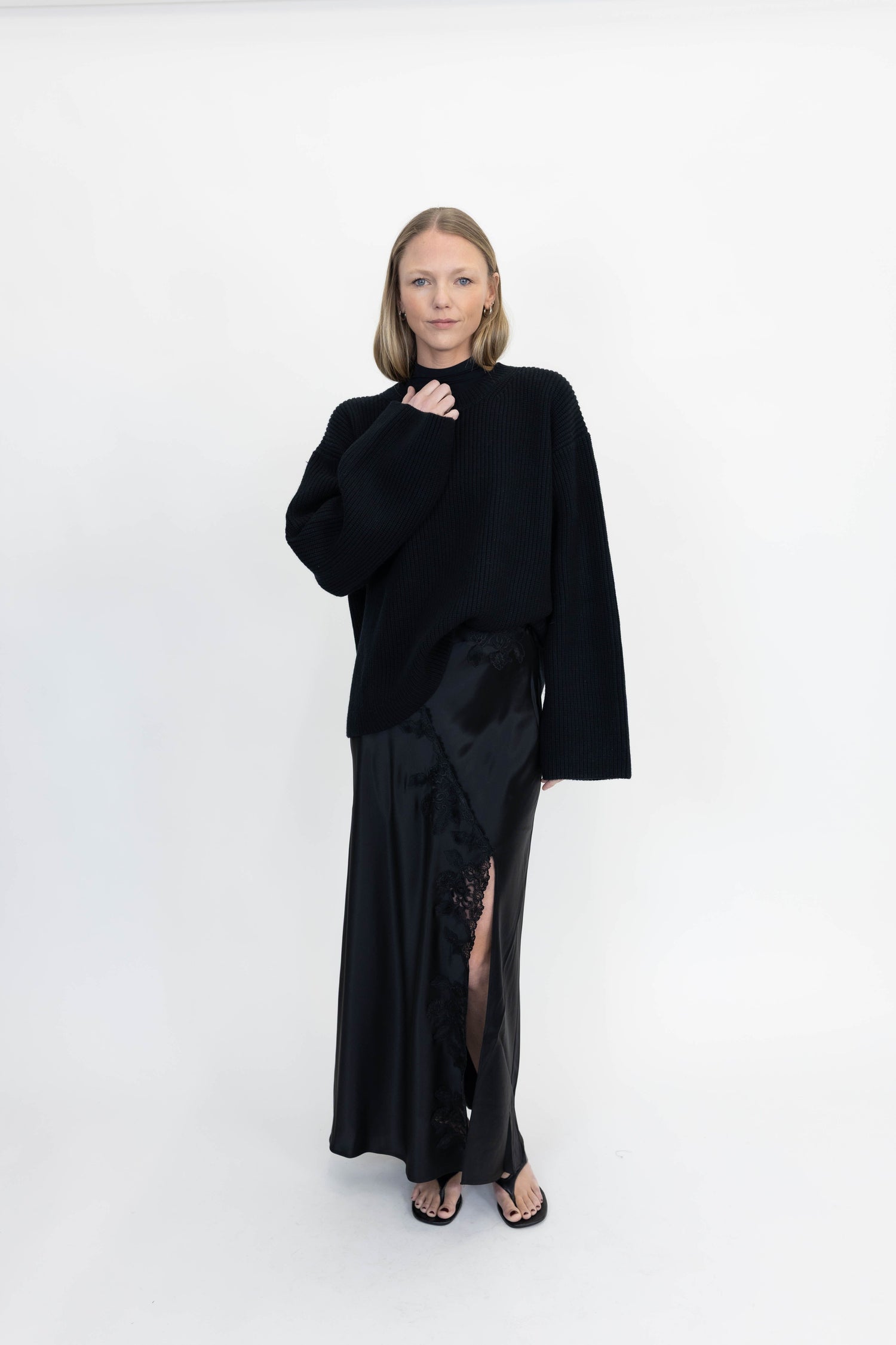 MAURA CASHMERE KNIT IN BLACK KNIT NANUSHKA 