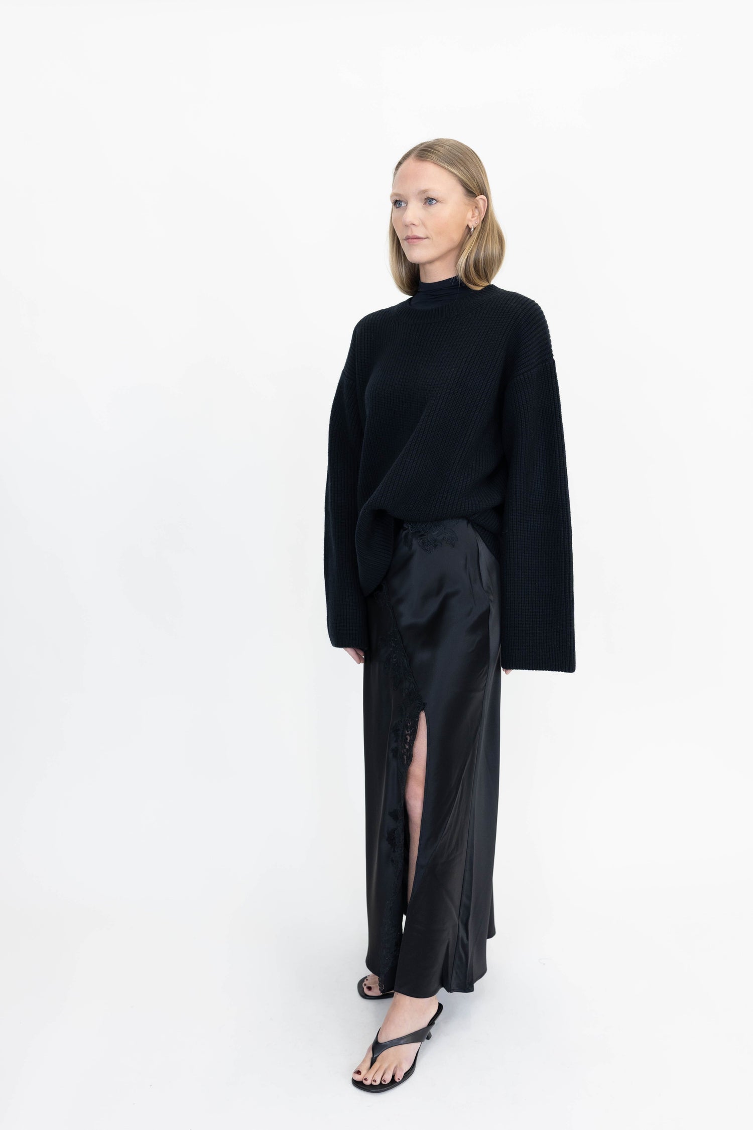MAURA CASHMERE KNIT IN BLACK KNIT NANUSHKA 