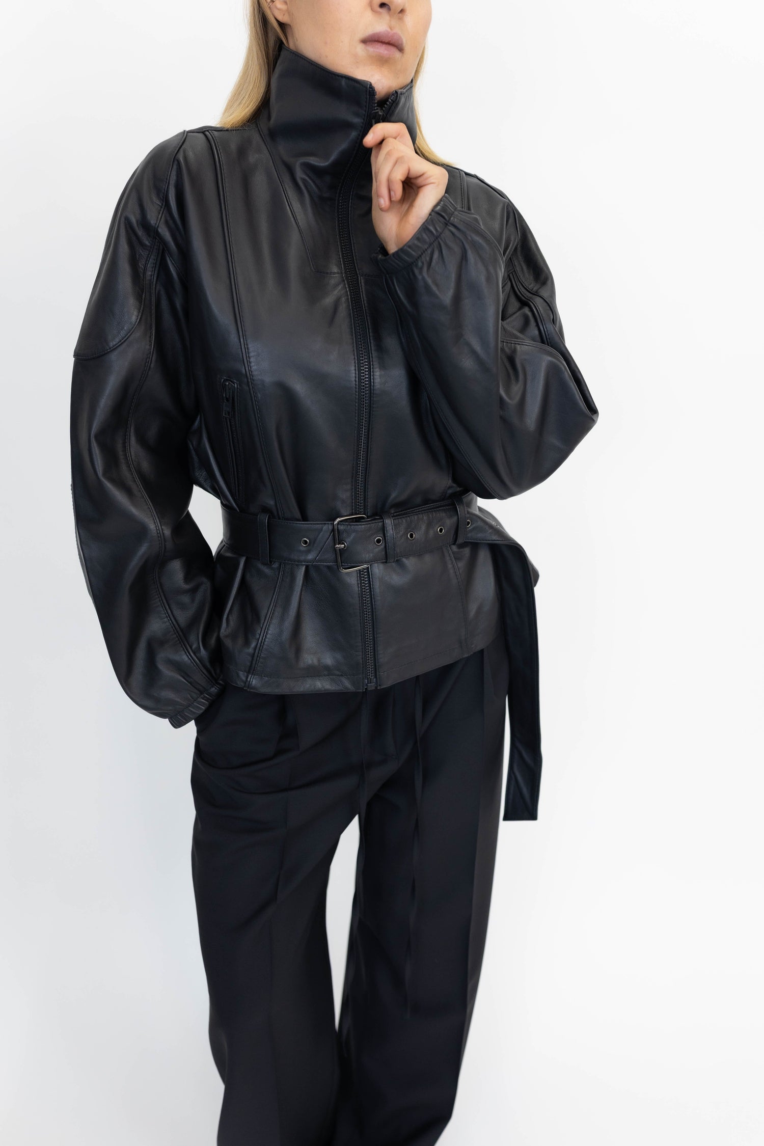 JAZZY LEATHER JACKET IN BLACK JACKET OVAL SQUARE 