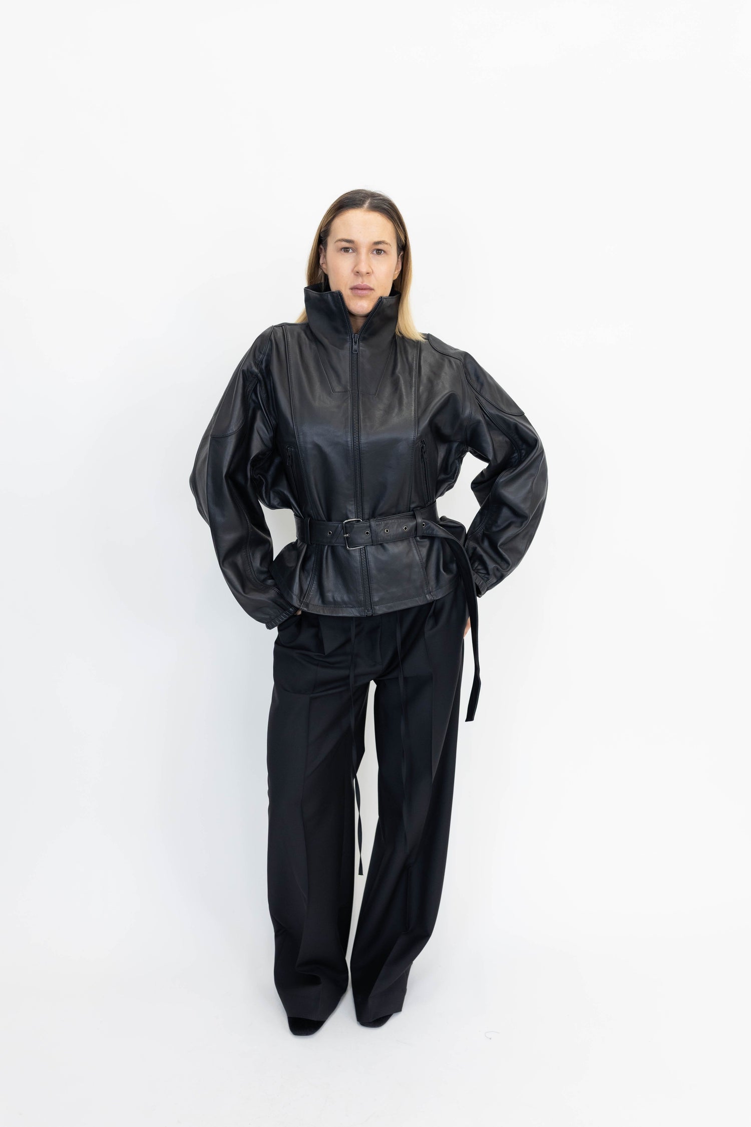 JAZZY LEATHER JACKET IN BLACK JACKET OVAL SQUARE 