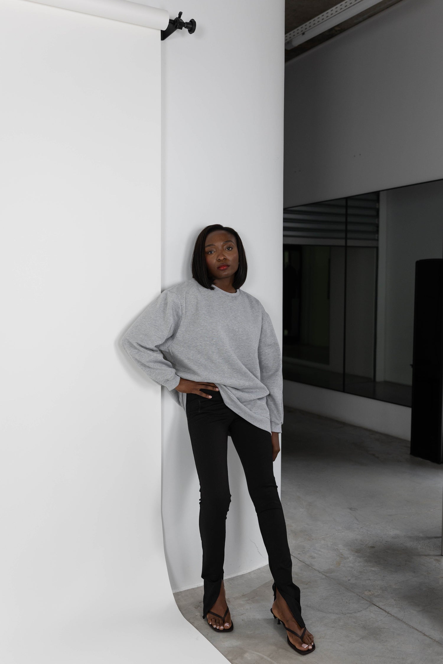 JACKIE OVERSIZED SWEATSHIRT SWEAT-SHIRT . 
