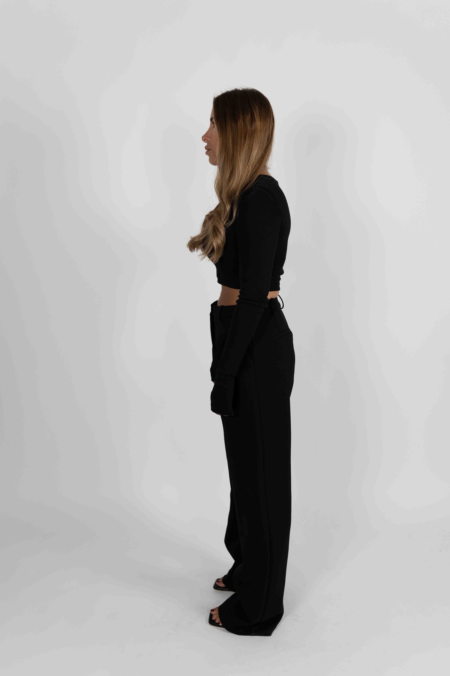 HAYLEE RIBBED CROP TOP TOP KURE 