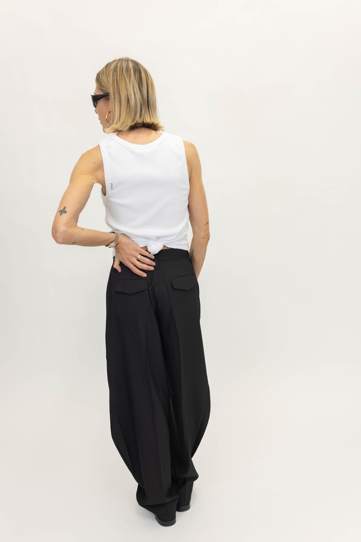 DANTE MID WAIST PANTS IN BLACK PANTS HERSKIND 