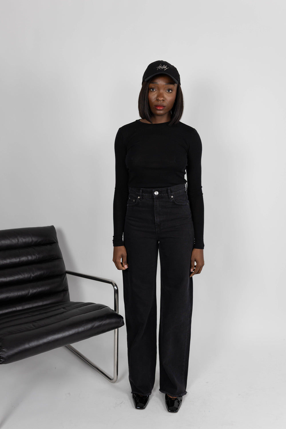 JAINE LOOSE STRAIGHT JEANS IN FADED BLACK JEANS KURE 