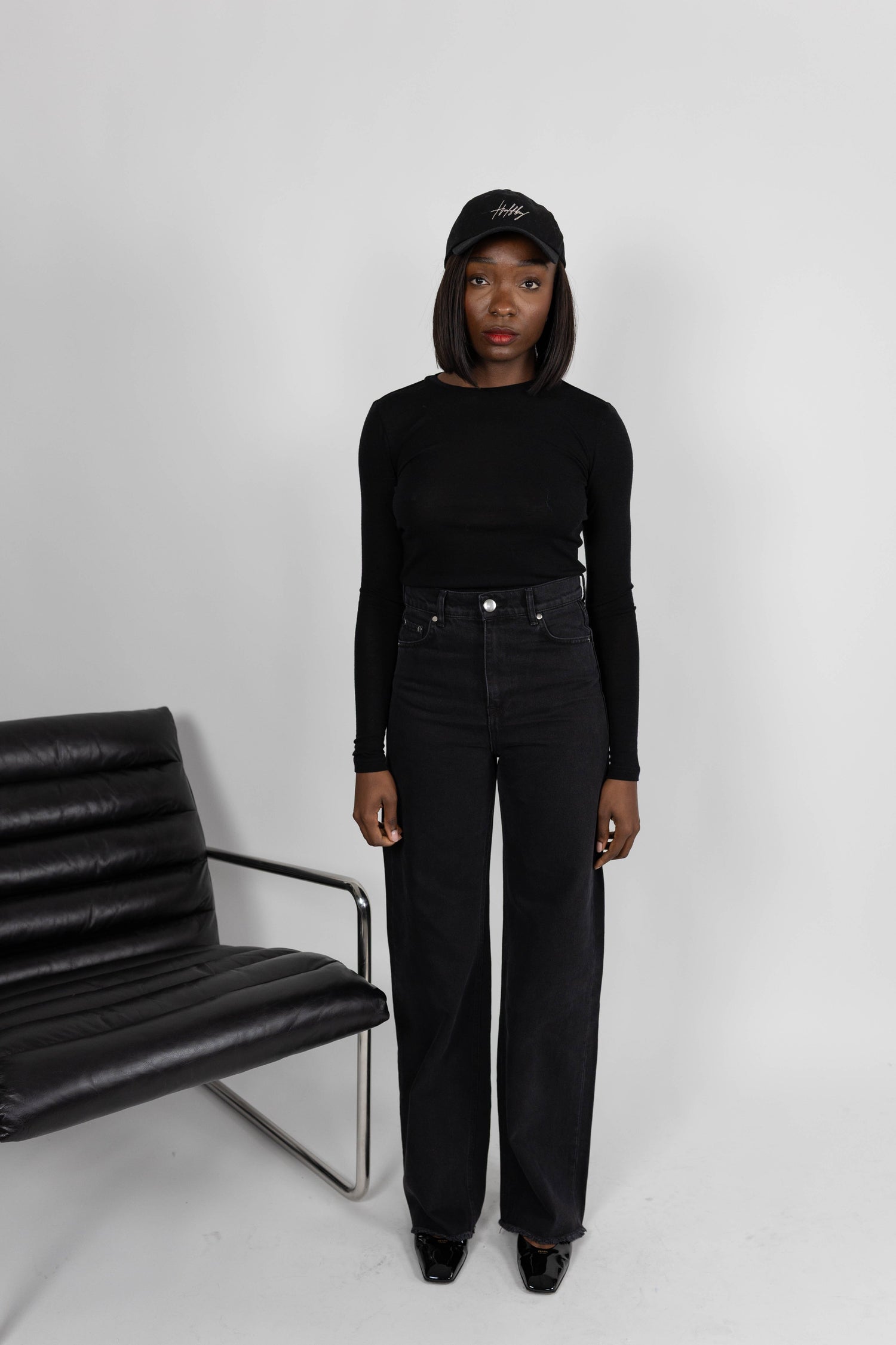 JAINE LOOSE STRAIGHT JEANS IN FADED BLACK JEANS KURE 