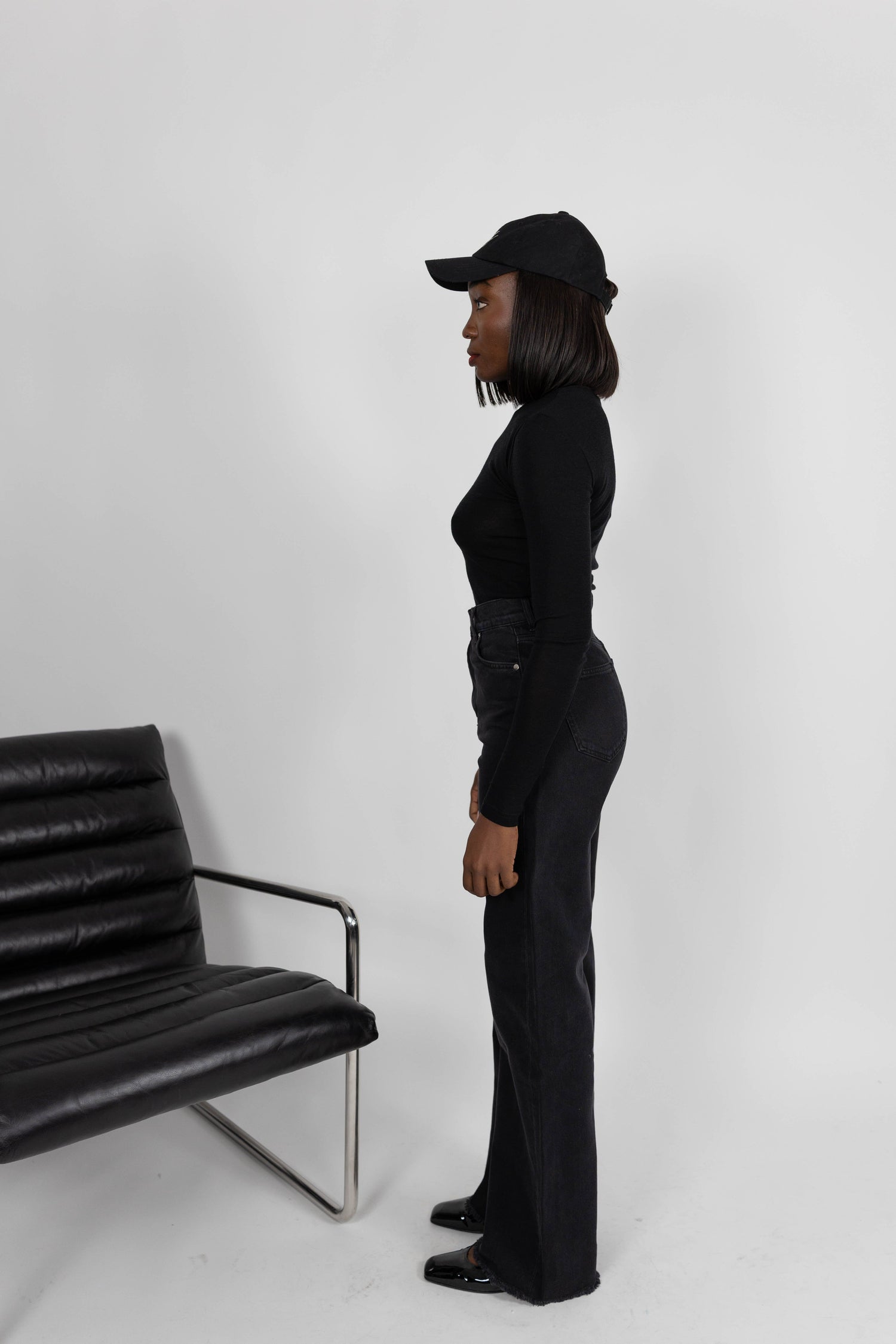 JAINE LOOSE STRAIGHT JEANS IN FADED BLACK JEANS KURE 