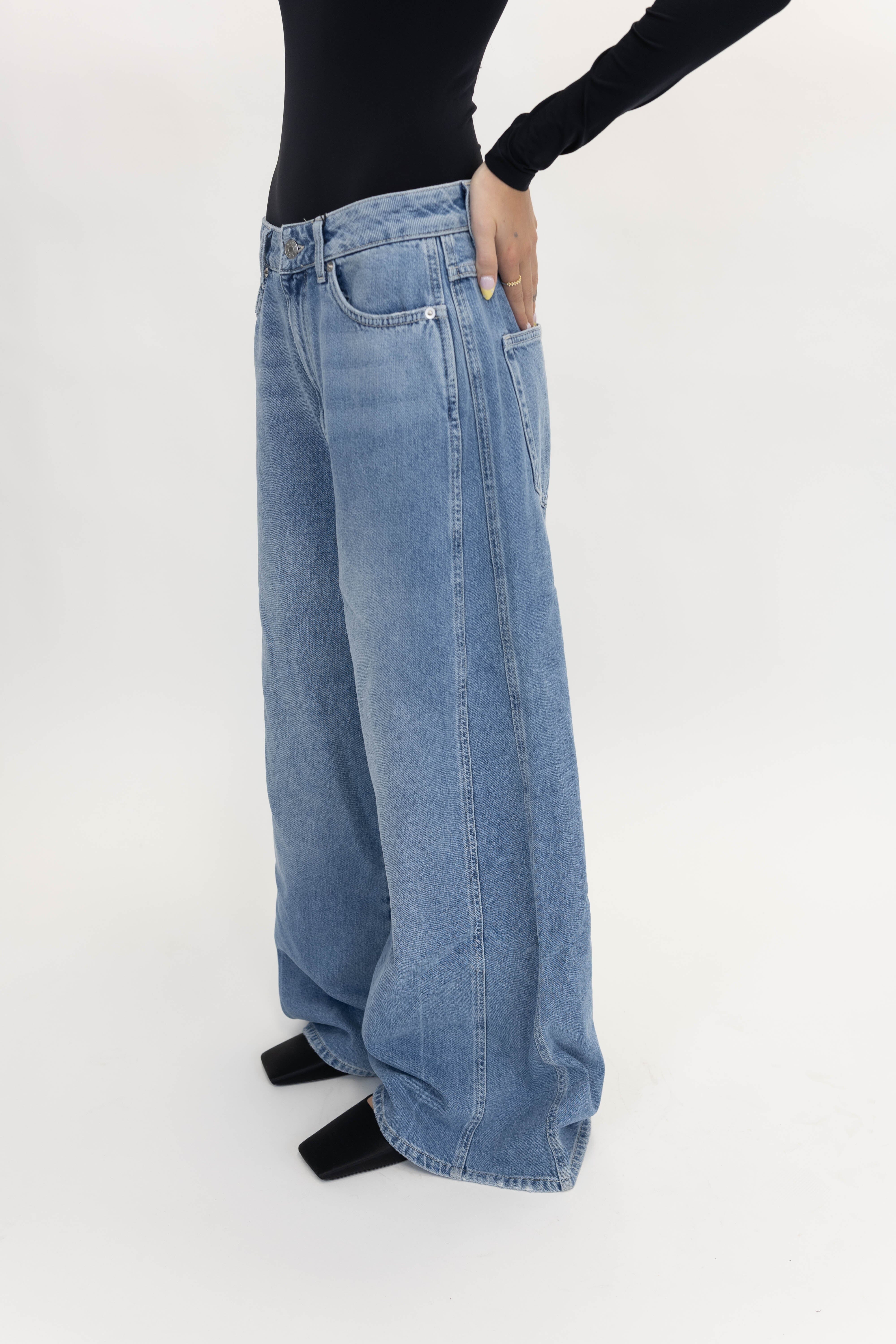 KATJA JEANS IN INDIGO JEANS HERSKIND 