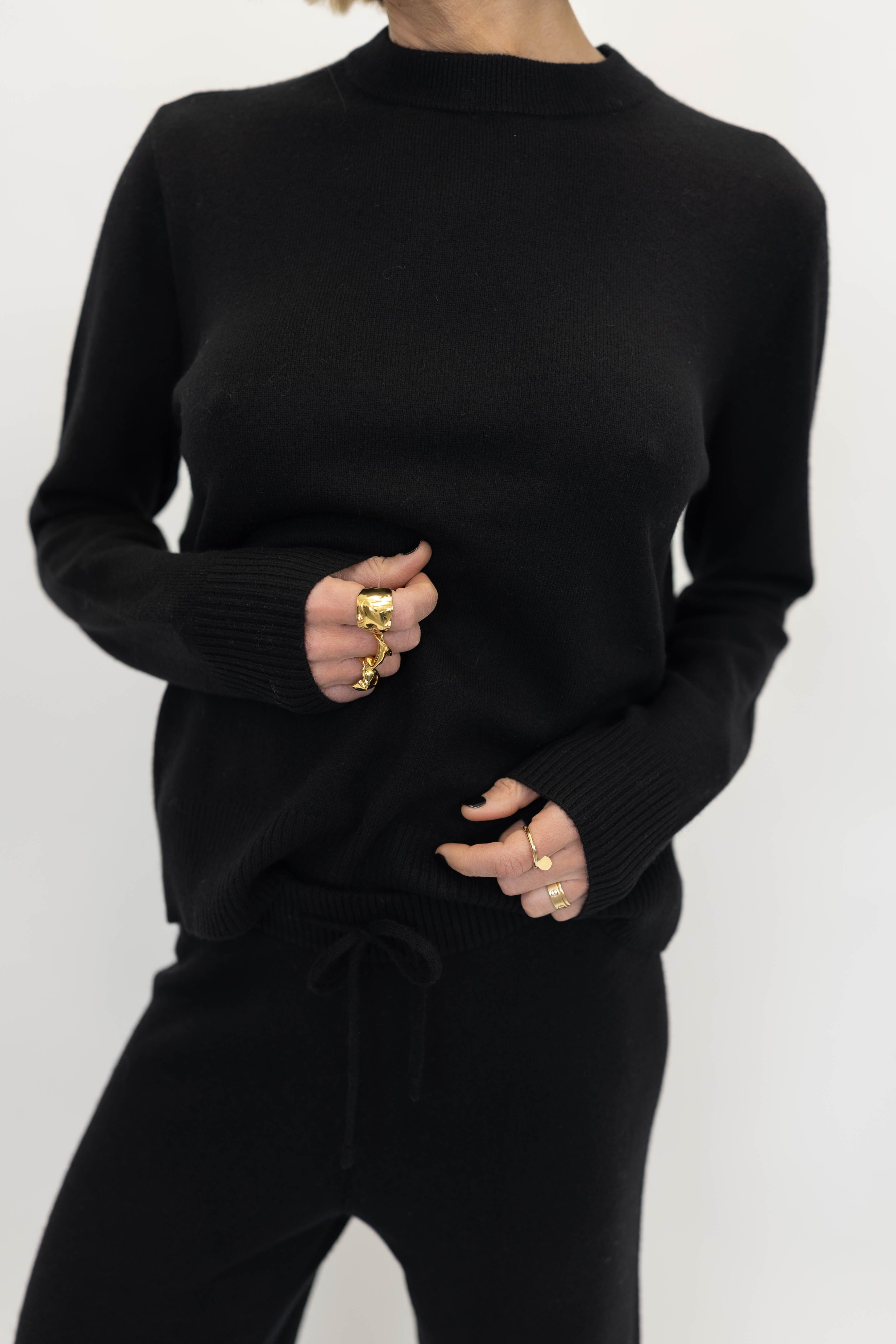 CASHMERE SET IN BLACK KNIT SOFT GOAT 