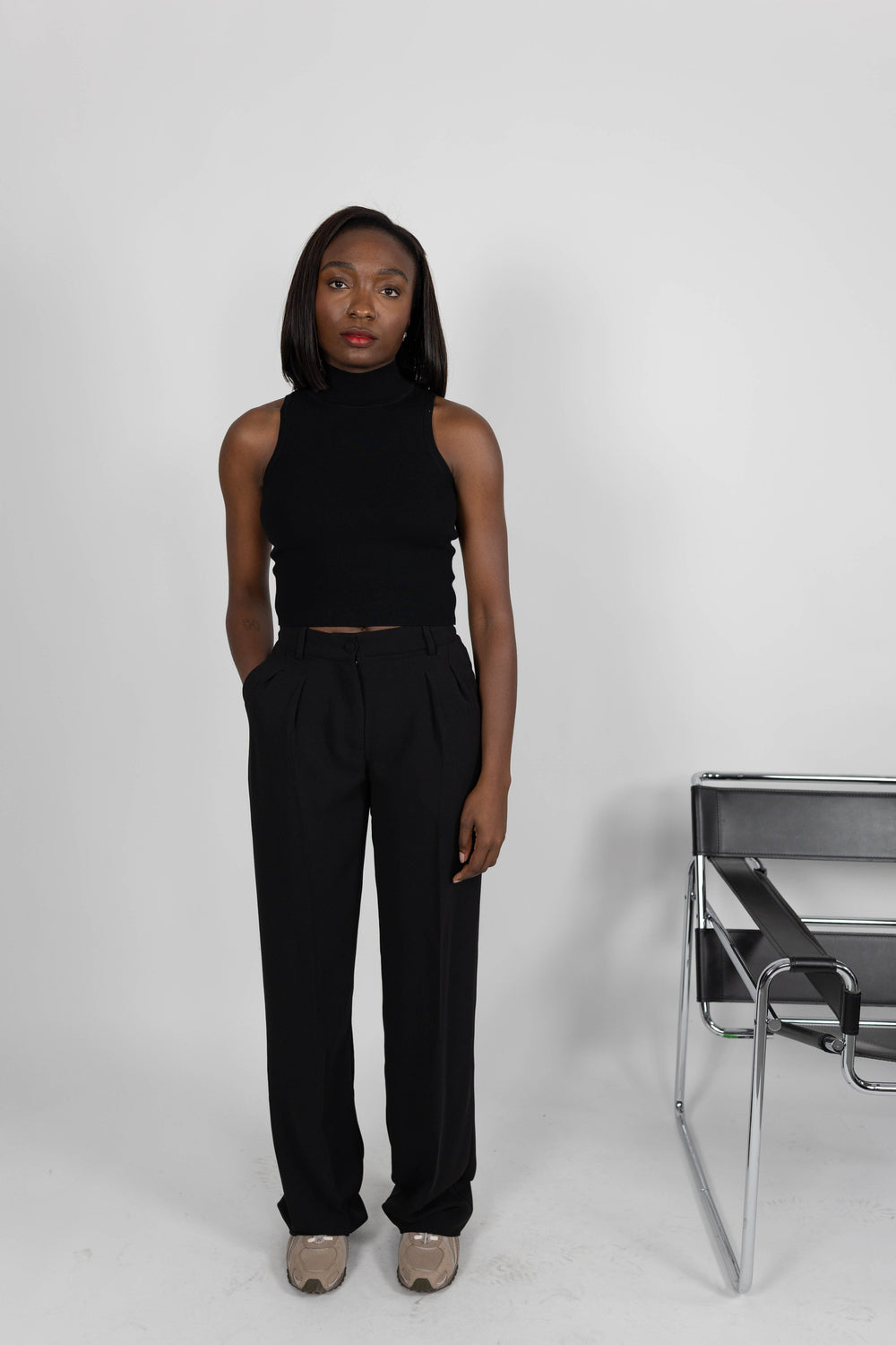 TARY SLEEVELESS TURTLENECK CROP TOP TOP KURE 