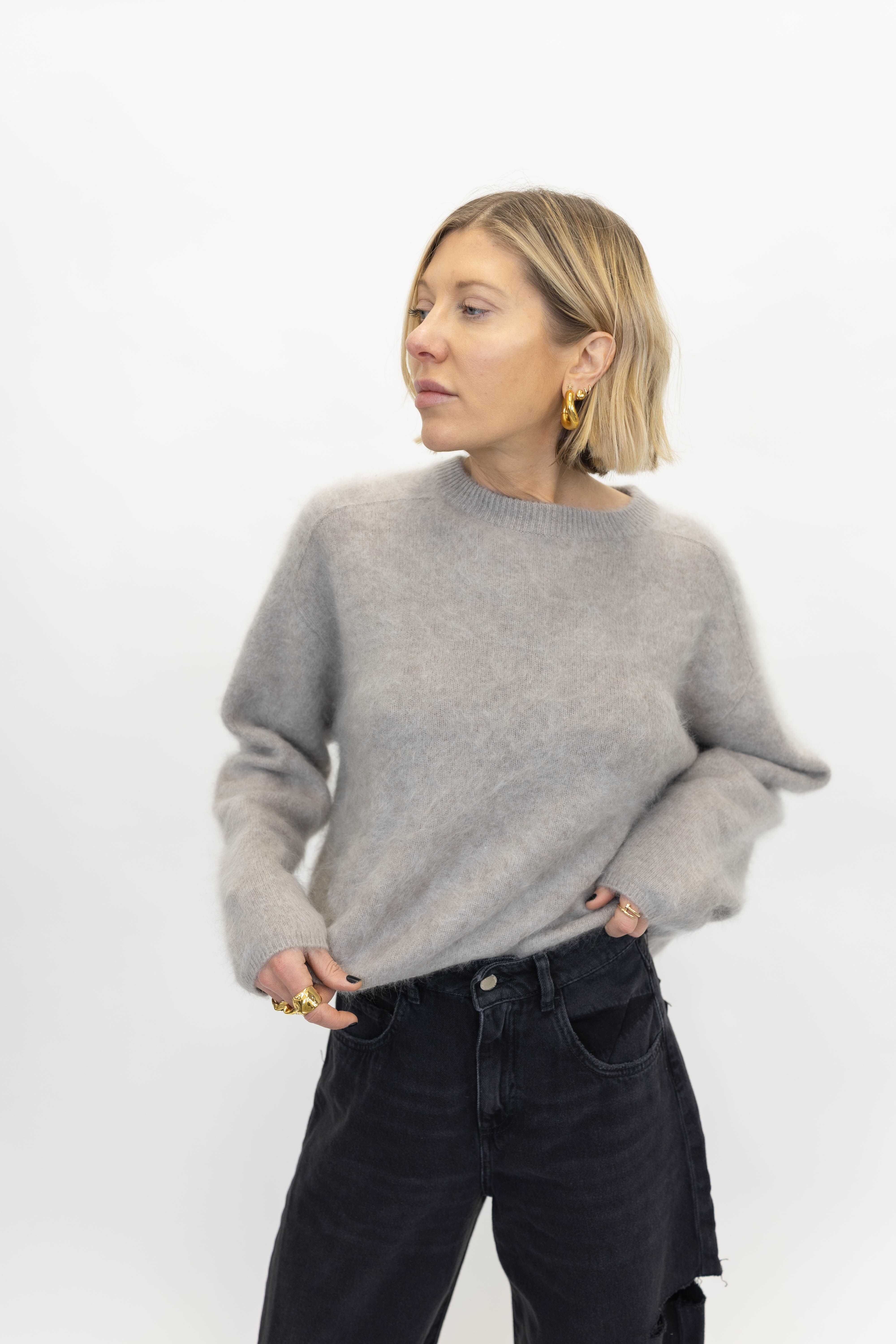 BRUSHED CREWNECK IN GREIGE KNIT SOFT GOAT 