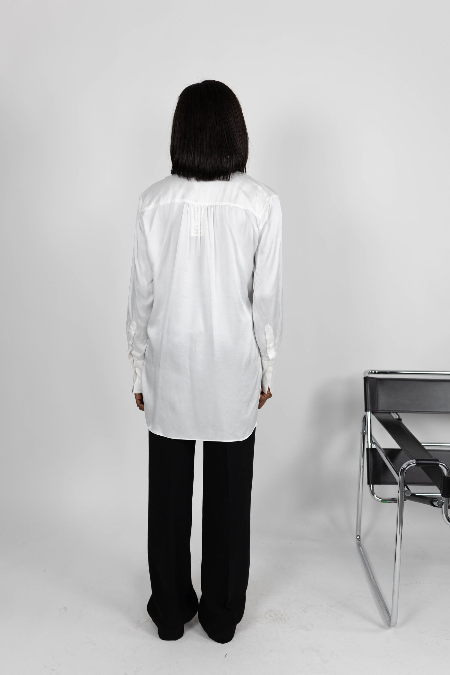 THE PERFECT SILK SHIRT SHIRT . 