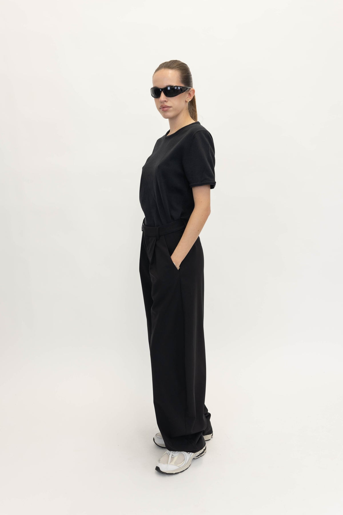 CALLIA BARREL PANTS IN BLACK PANTS GESTUZ 