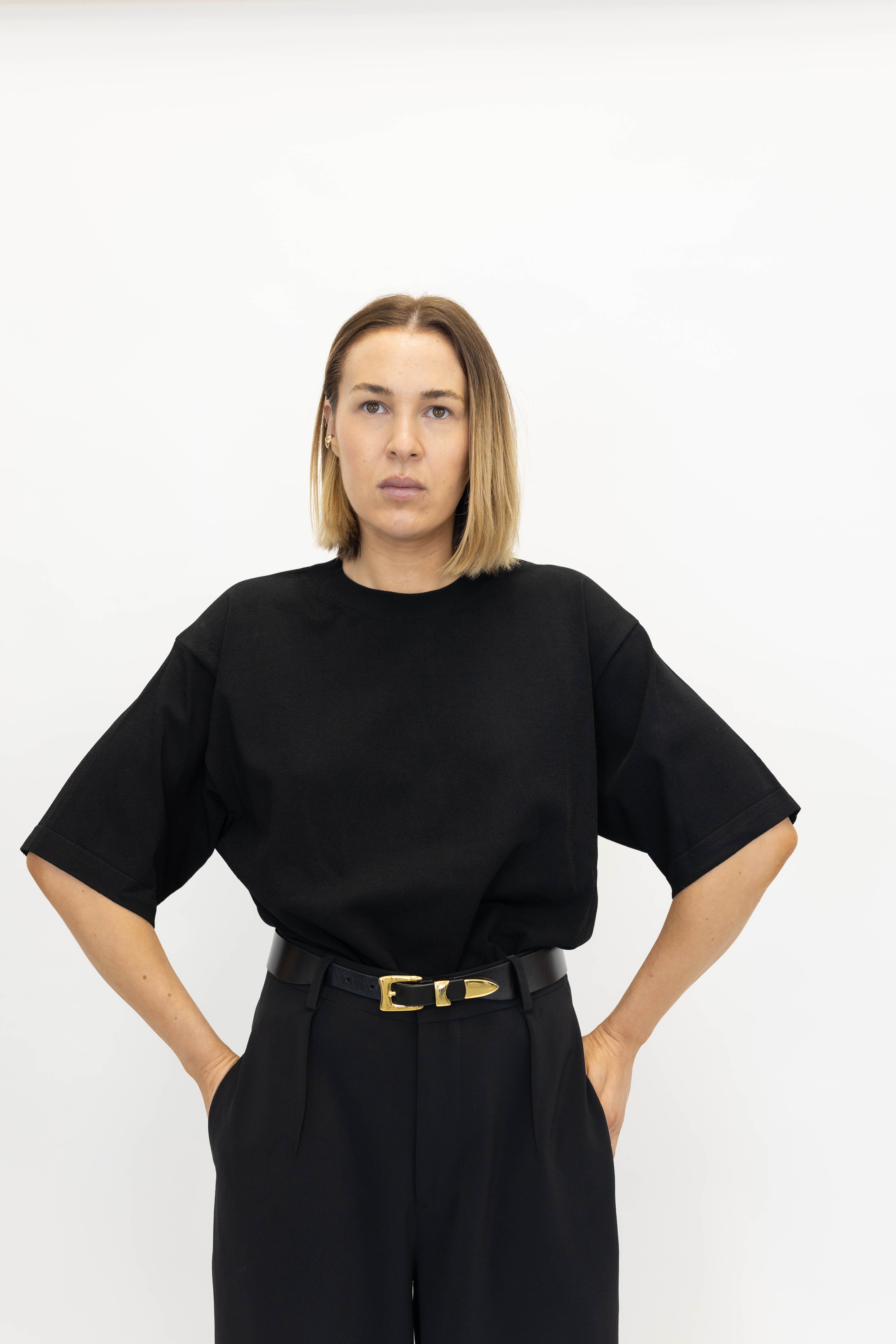 KAGITI OVERSIZED KNITTED T-SHIRT IN BLACK T-SHIRT CHRISTIAN WIJNANTS 