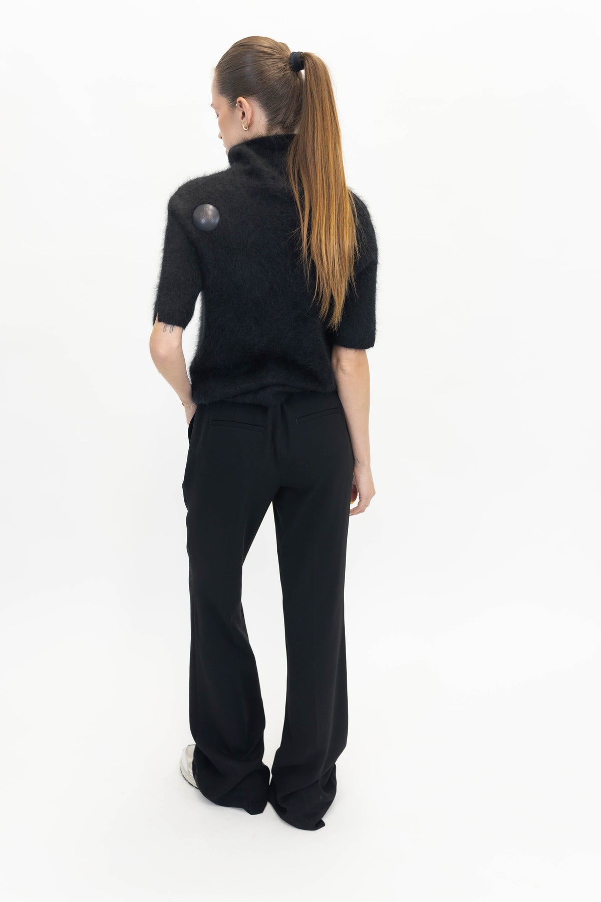 BRUSHED SHORT SLEEVE TURTLENECK IN BLACK KNIT SOFT GOAT 